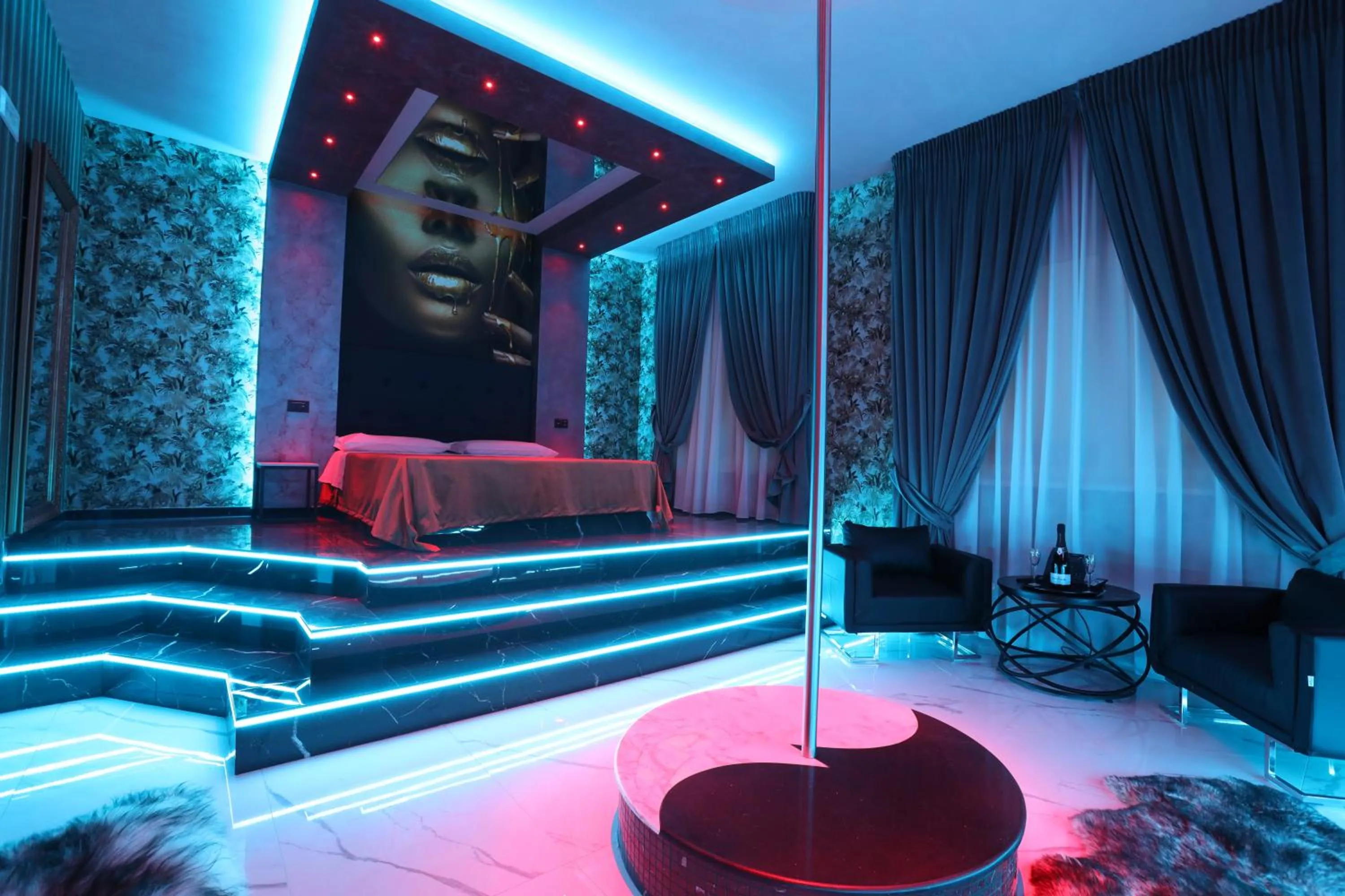 Bed in Alcova Suite&Relax