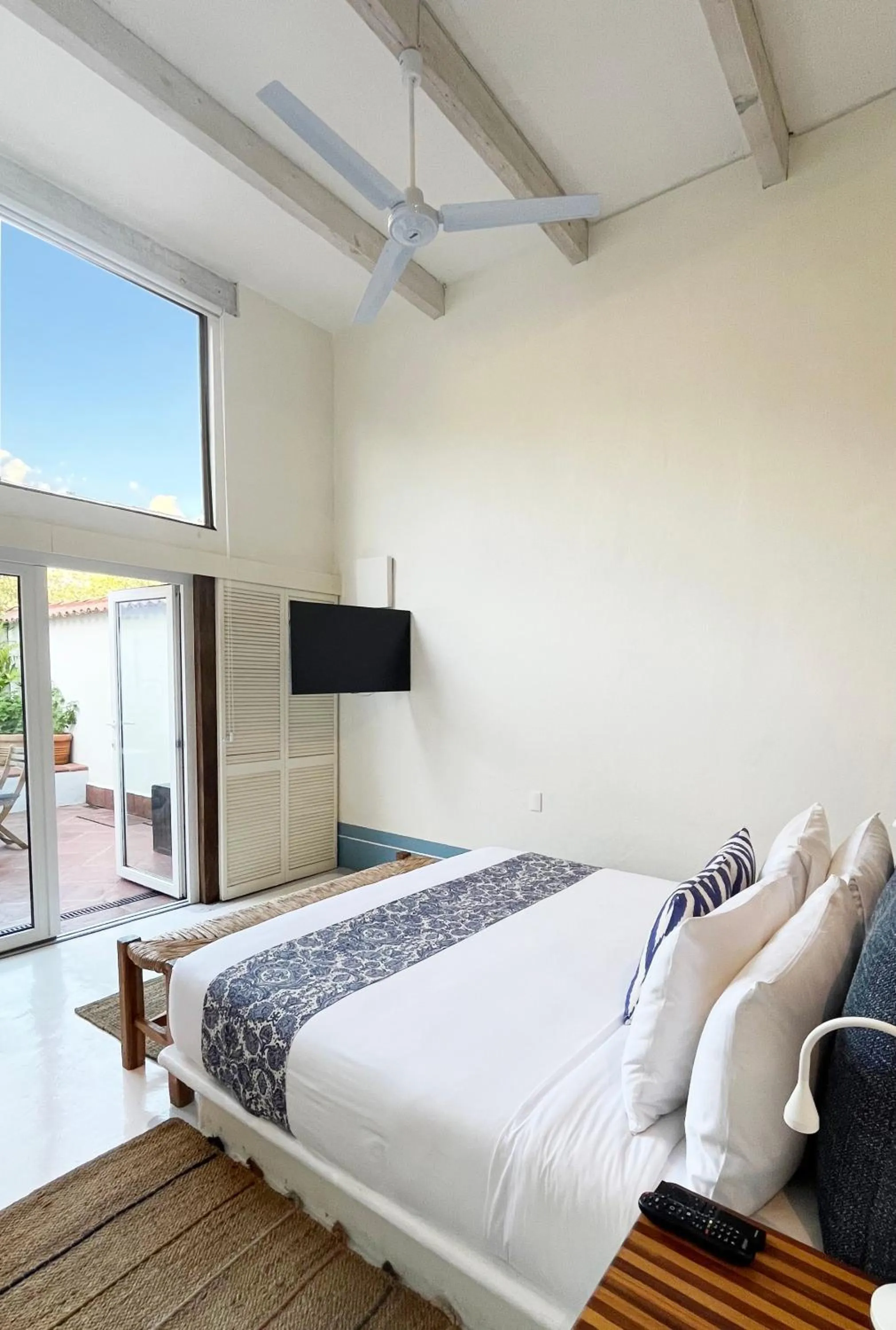 Bed in Hotel El Ciruelo, Tepoztlán