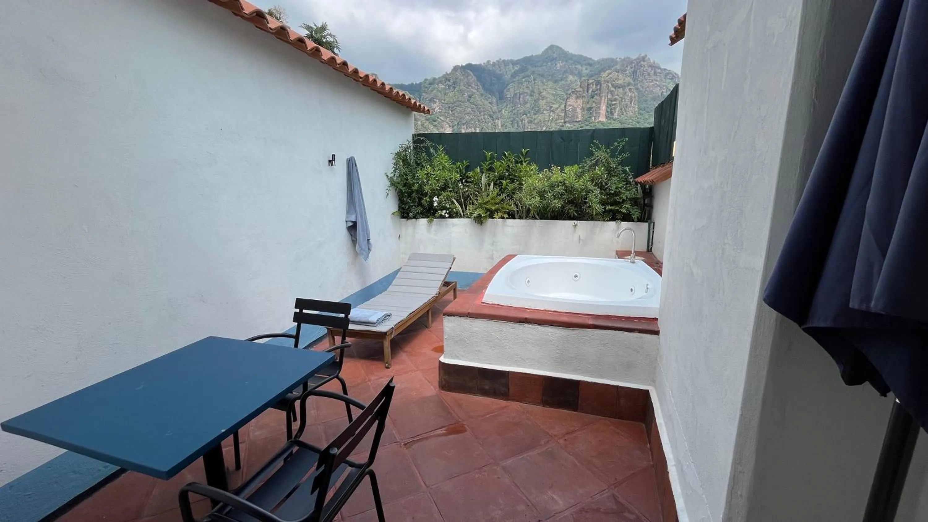 Bed in Hotel El Ciruelo, Tepoztlán