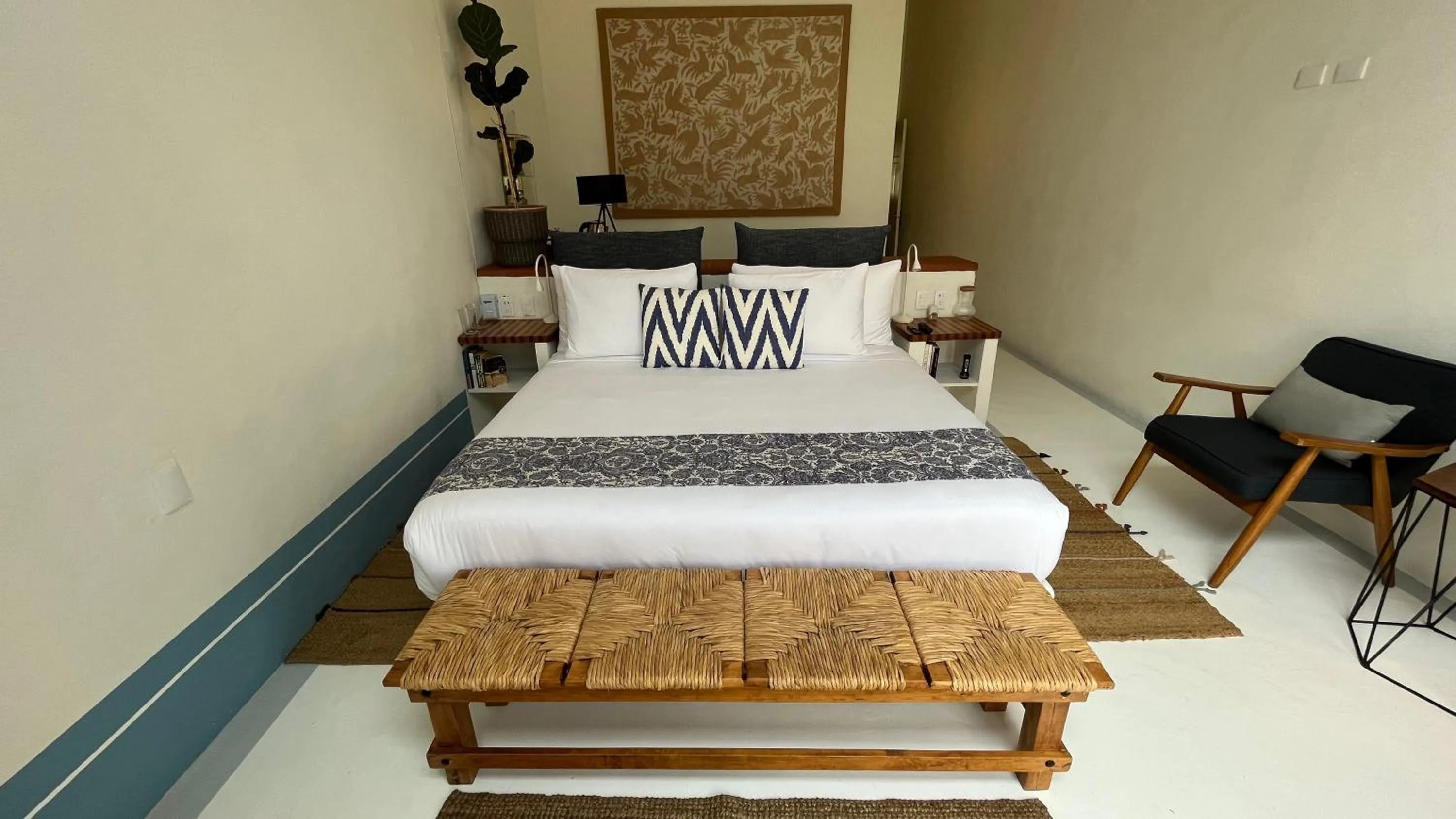 Bed in Hotel El Ciruelo, Tepoztlán