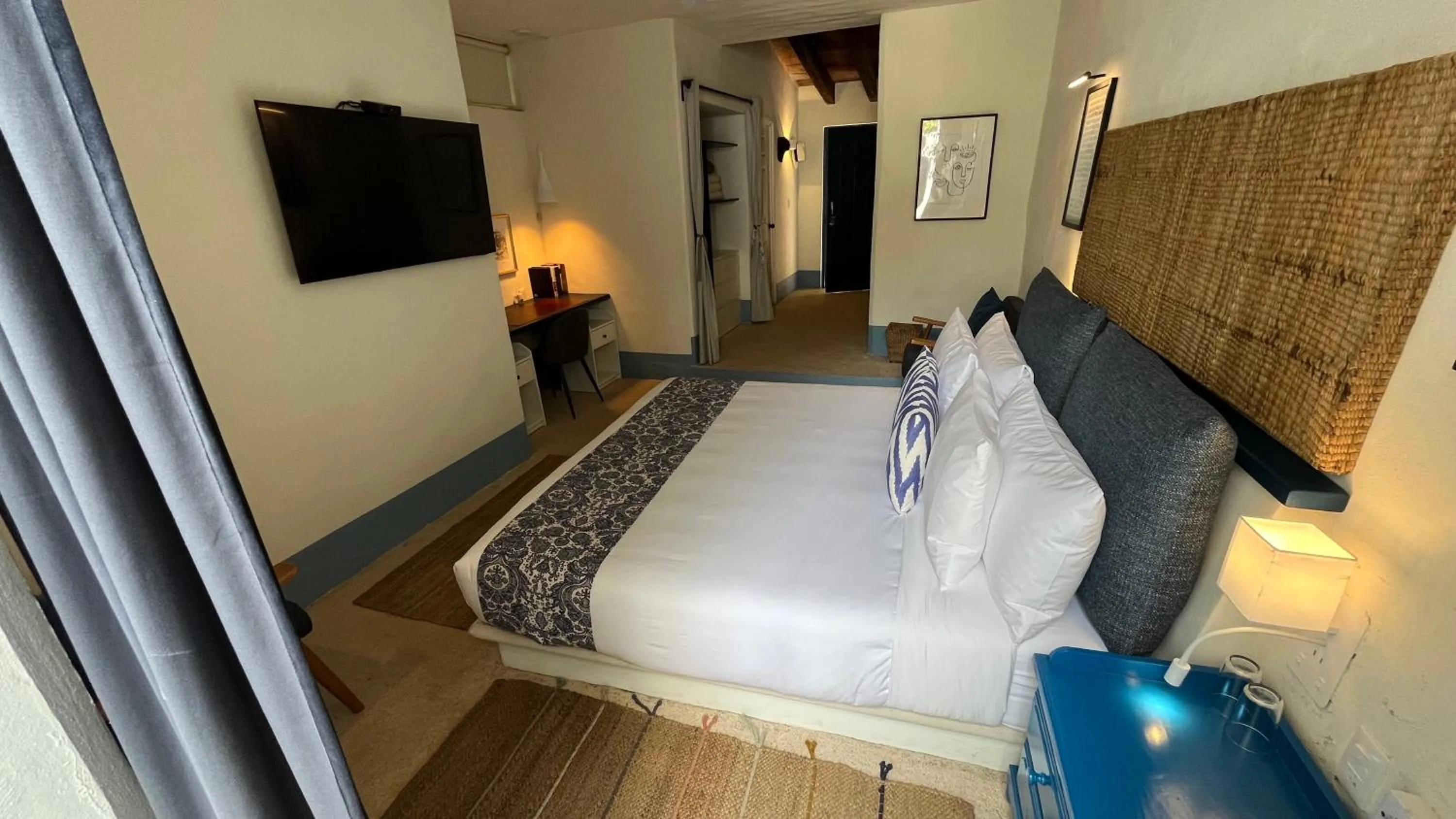 Bed in Hotel El Ciruelo, Tepoztlán