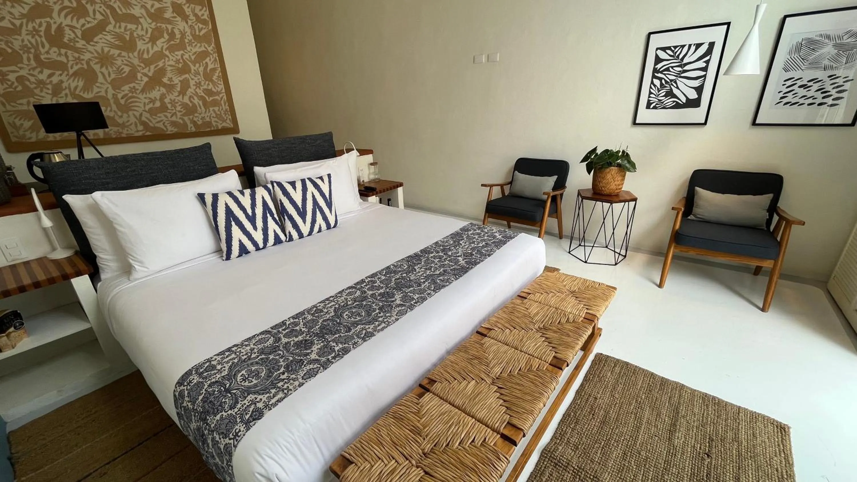 Bed in Hotel El Ciruelo, Tepoztlán