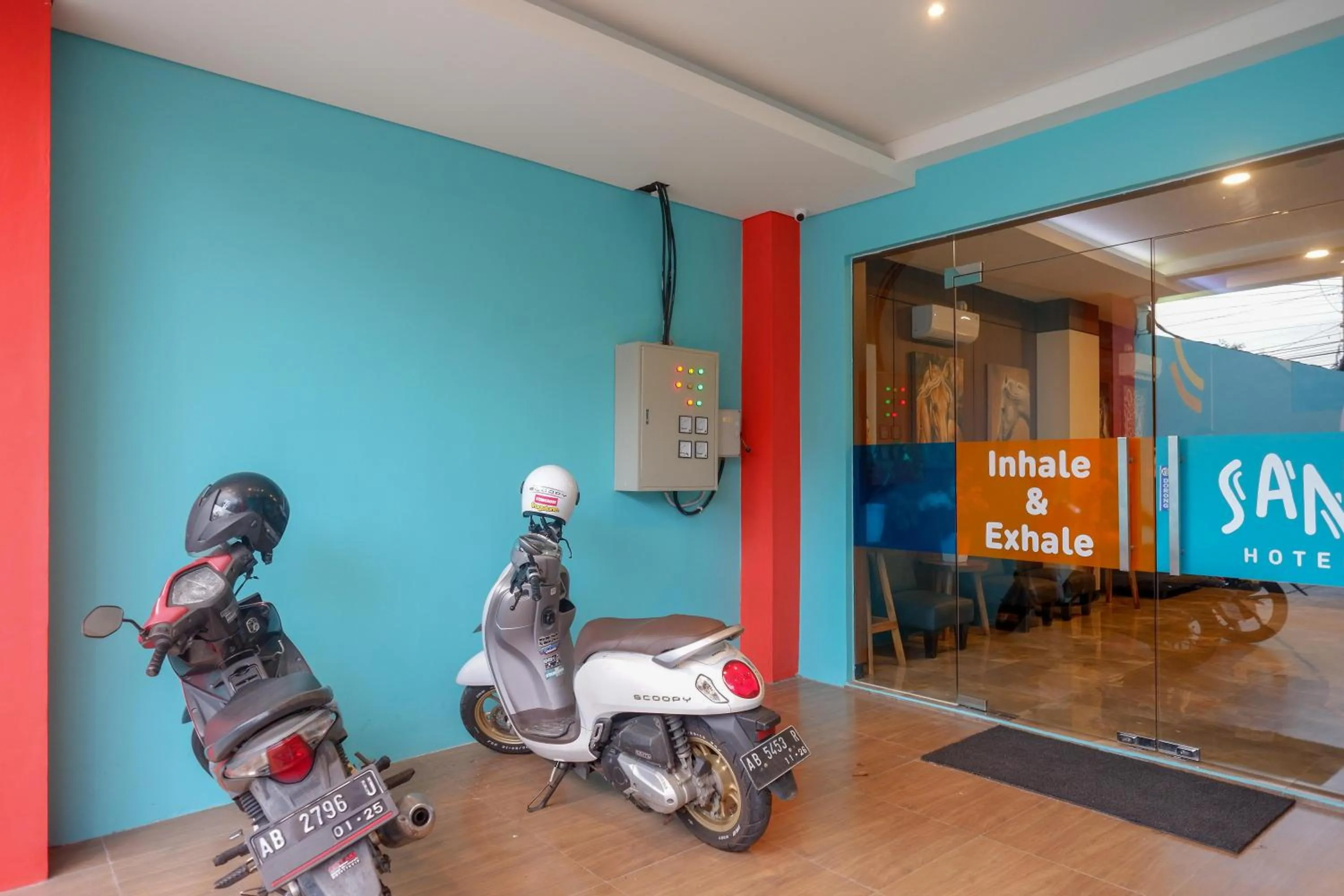 Property building in Sans Hotel Pippo Yogyakarta by RedDoorz