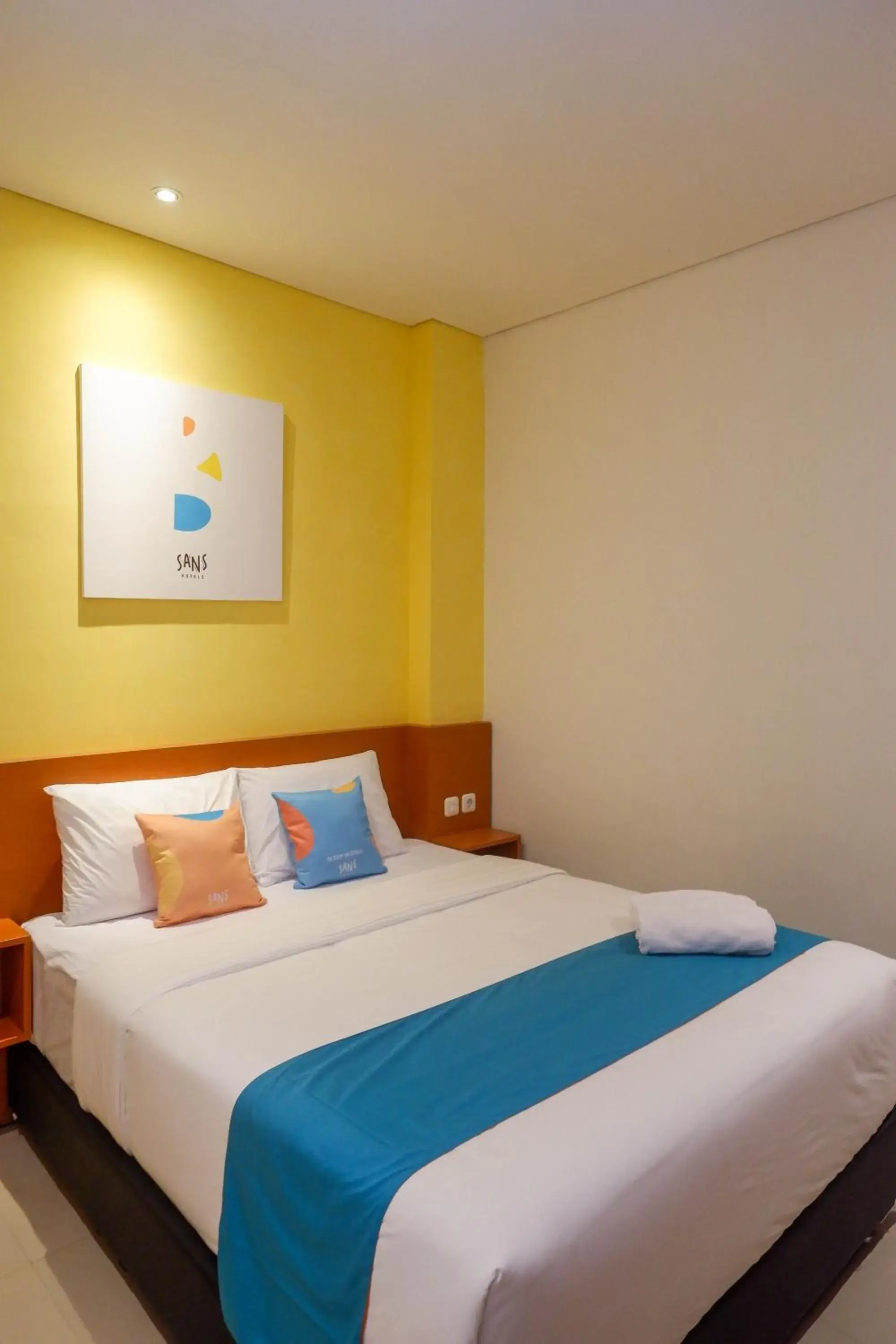 Superior Double Room in Sans Hotel Pippo Yogyakarta by RedDoorz Superior Double Room in Sans Hotel Pippo Yogyakarta by RedDoorz