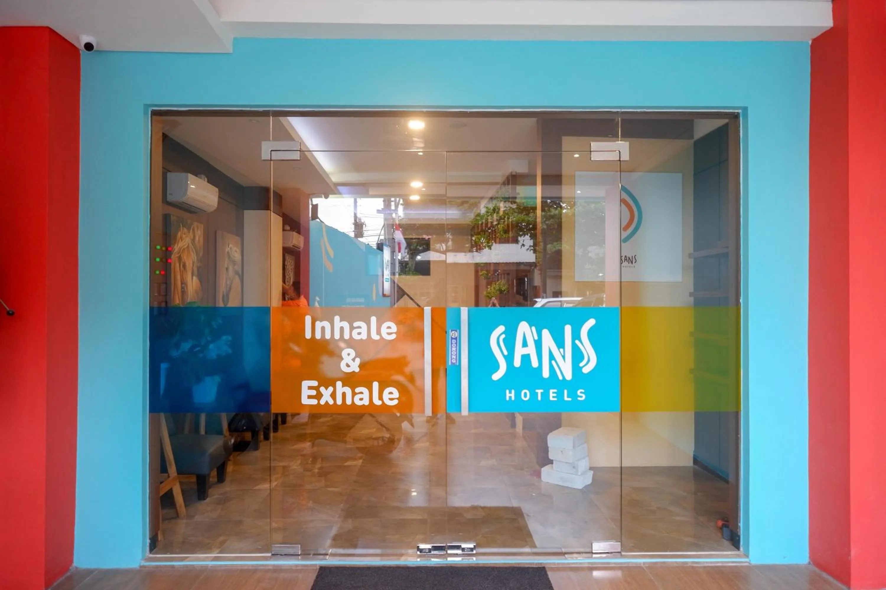 Facade/entrance in Sans Hotel Pippo Yogyakarta by RedDoorz