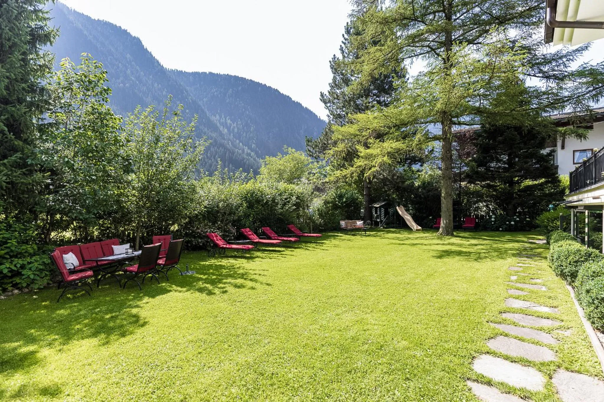Garden in Aparthotel Landhaus St. Joseph (Indoor Pool)