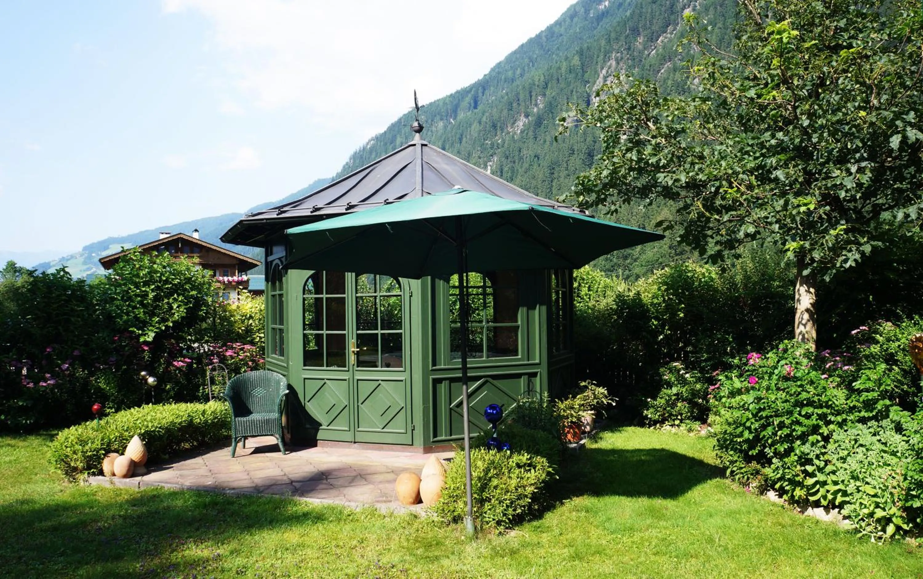Garden in Aparthotel Landhaus St. Joseph (Indoor Pool)