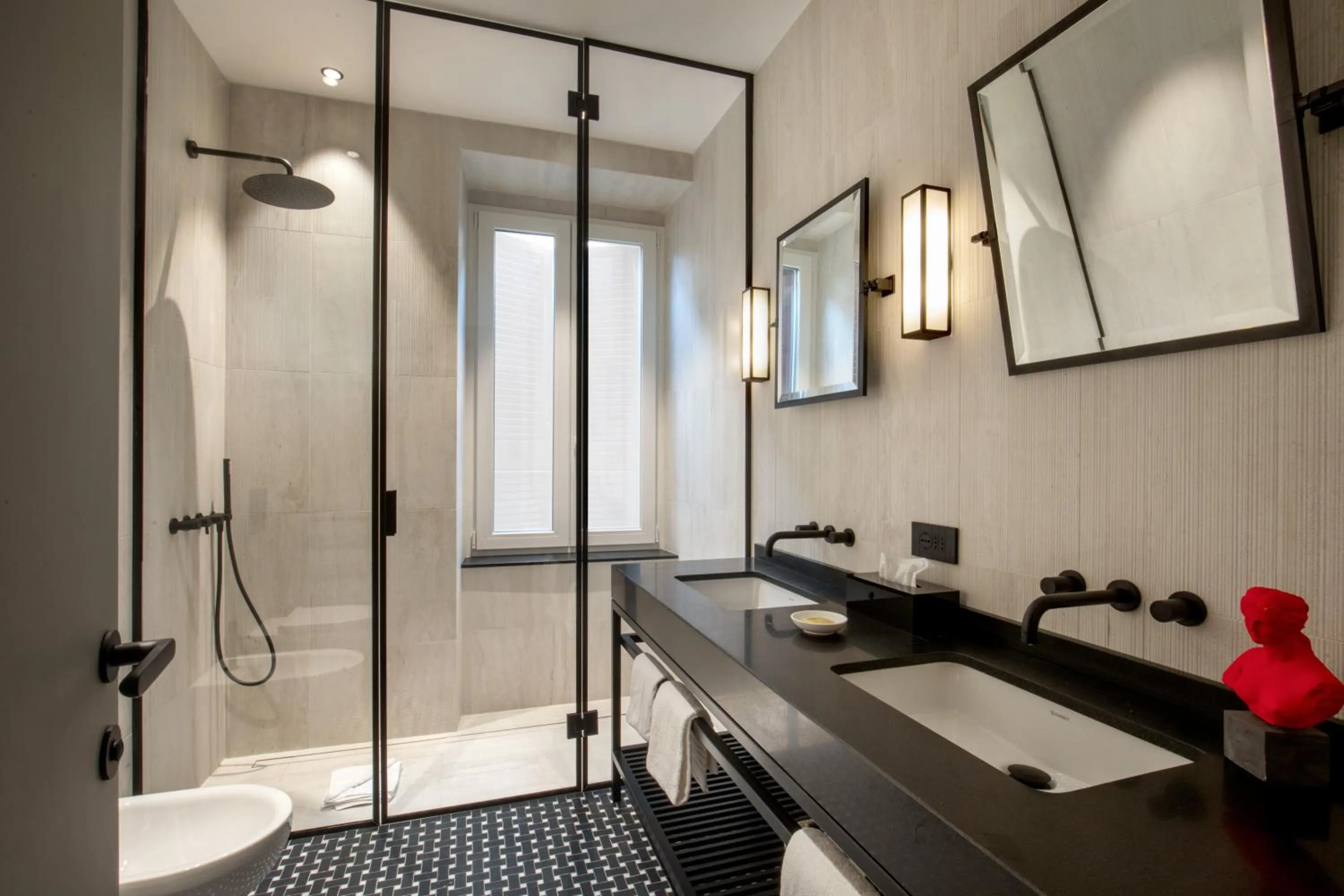 Shower in Condotti Boutique Hotel