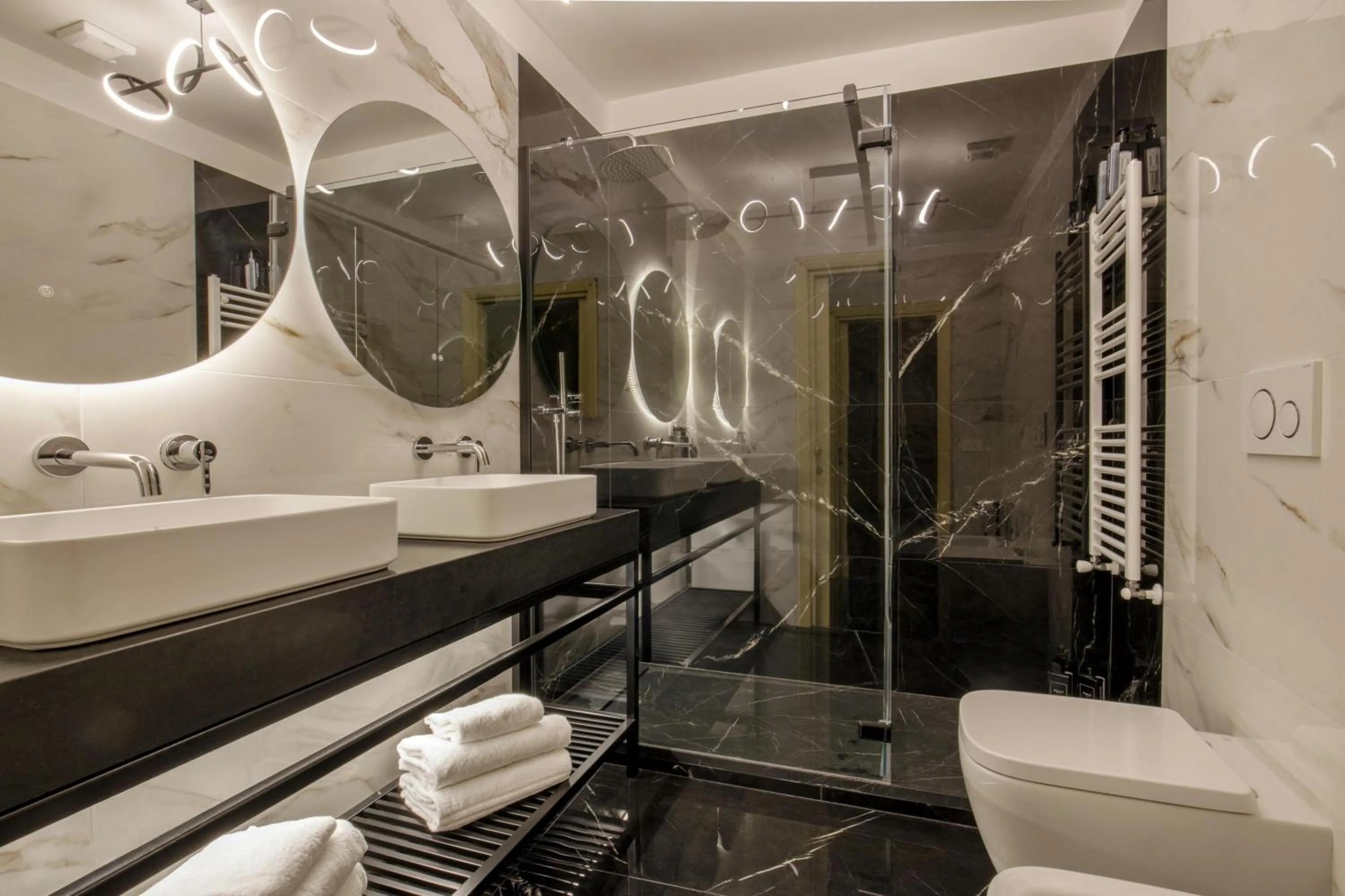 Bathroom in Condotti Boutique Hotel