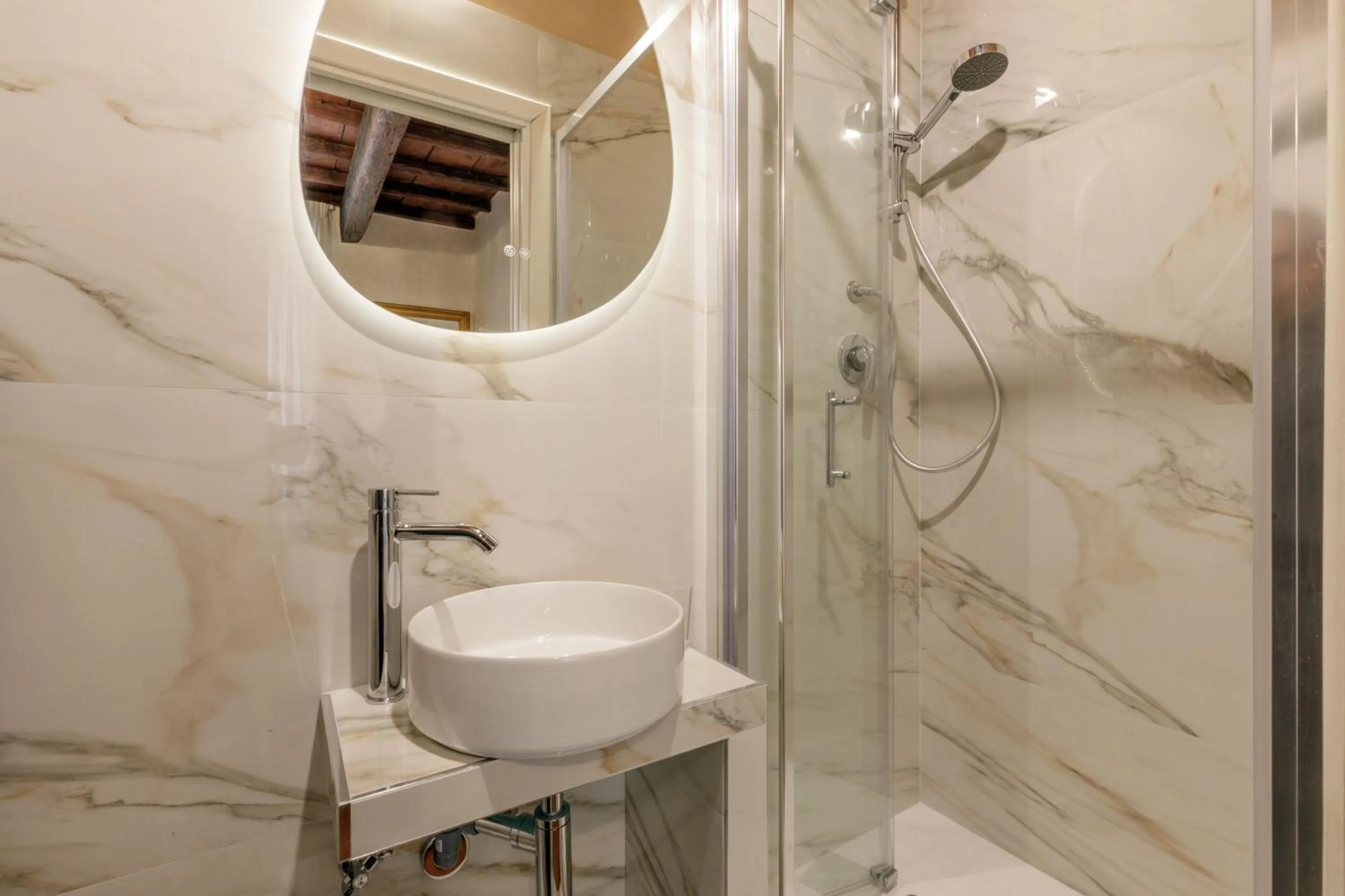 Bathroom in Condotti Boutique Hotel