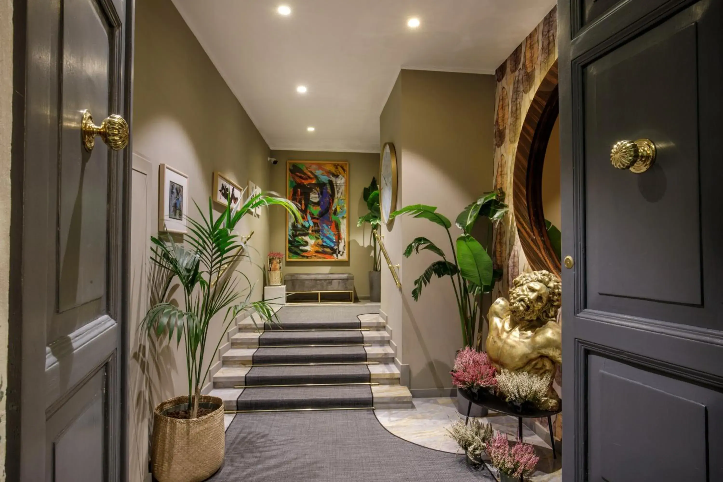 Property building in Condotti Boutique Hotel Property building in Condotti Boutique Hotel