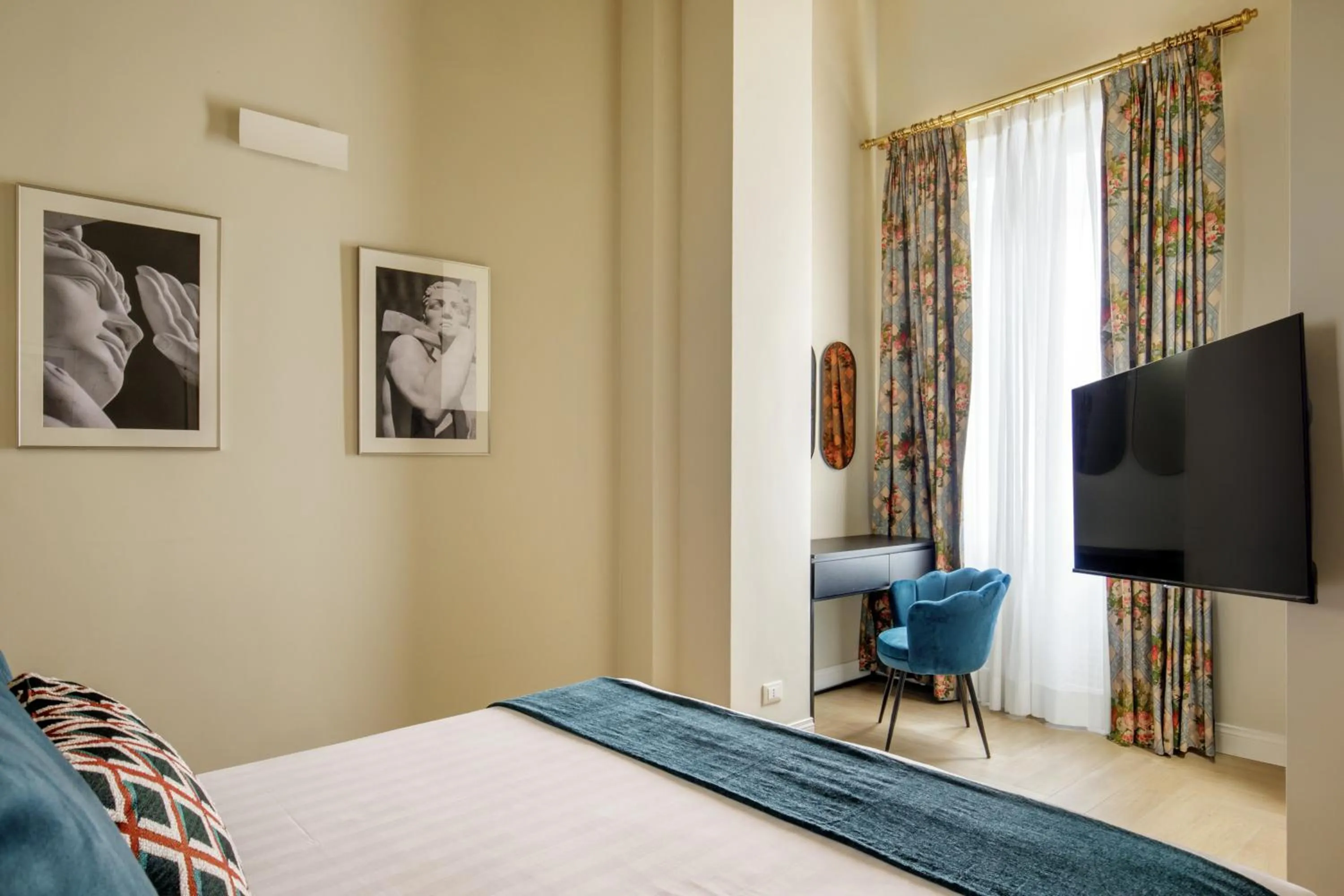 Bedroom, Bed in Condotti Boutique Hotel