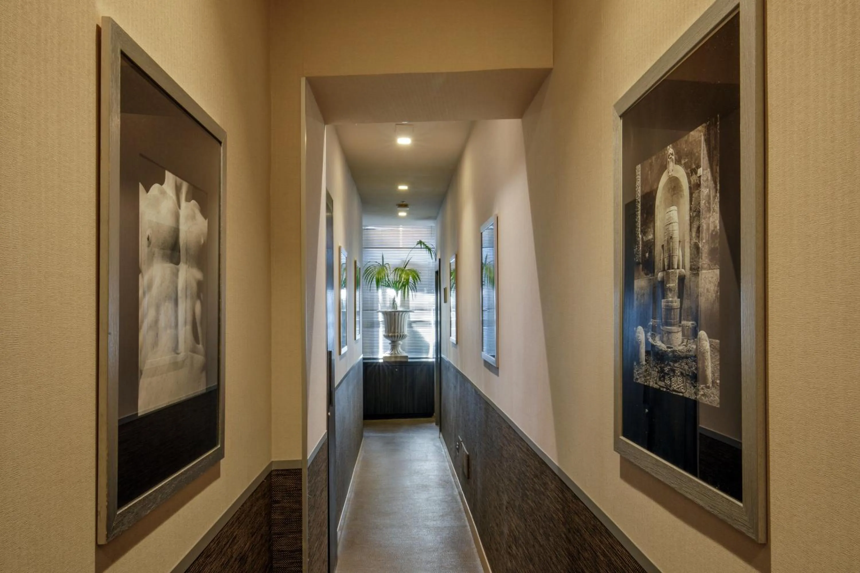 Facade/entrance in Condotti Boutique Hotel