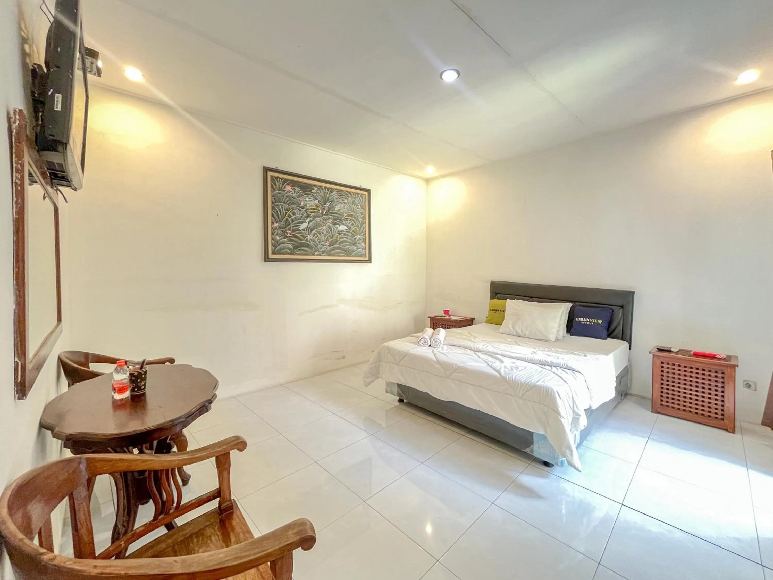 Bedroom, Bed in Urbanview Hotel Kumala Banyuwangi by RedDoorz