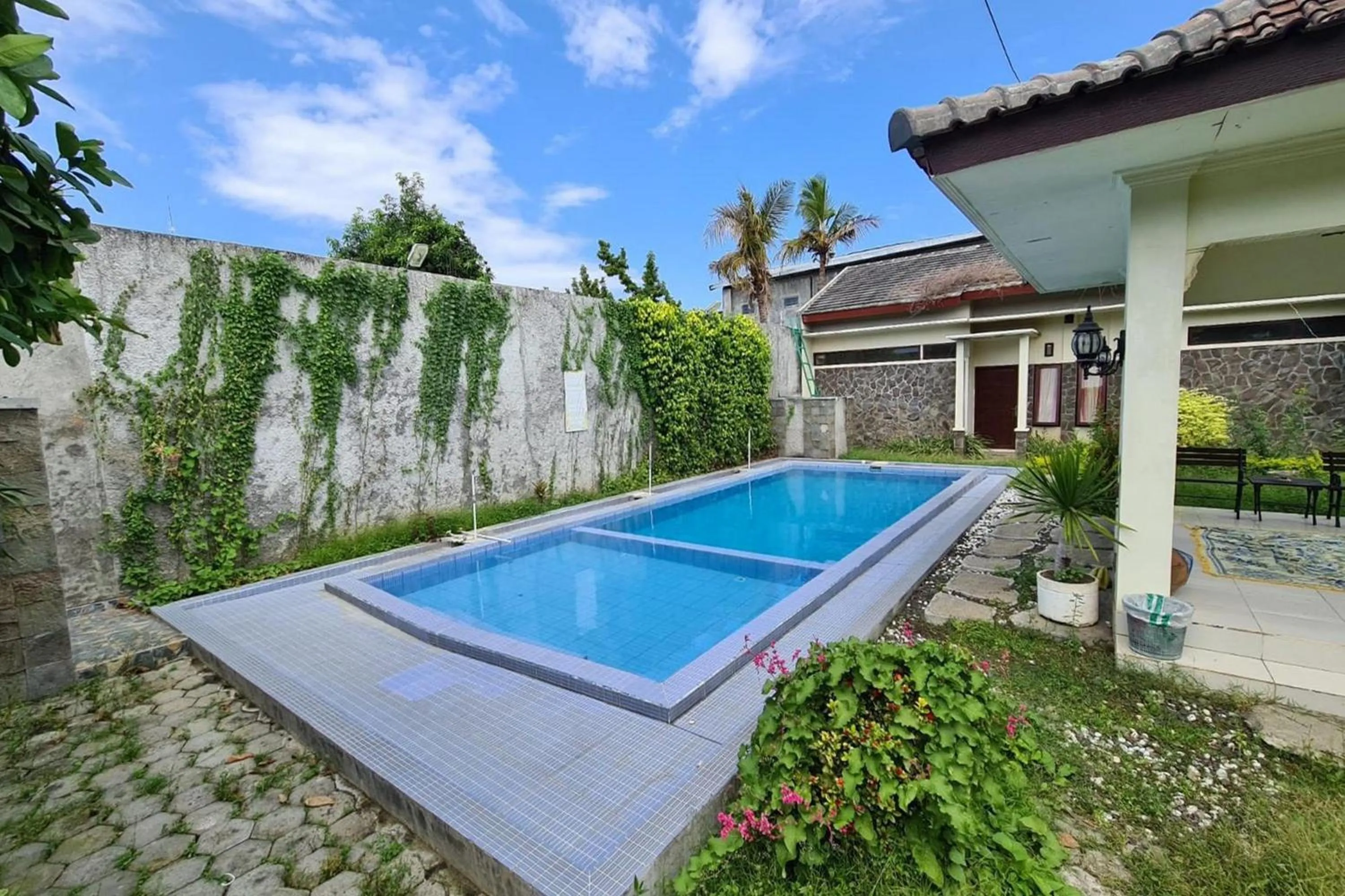 Property building in Urbanview Hotel Kumala Banyuwangi by RedDoorz