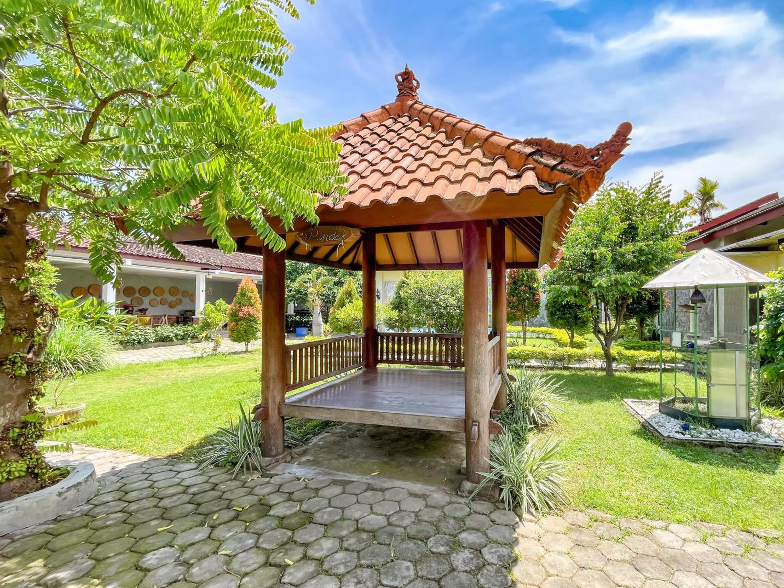 Garden in Urbanview Hotel Kumala Banyuwangi by RedDoorz