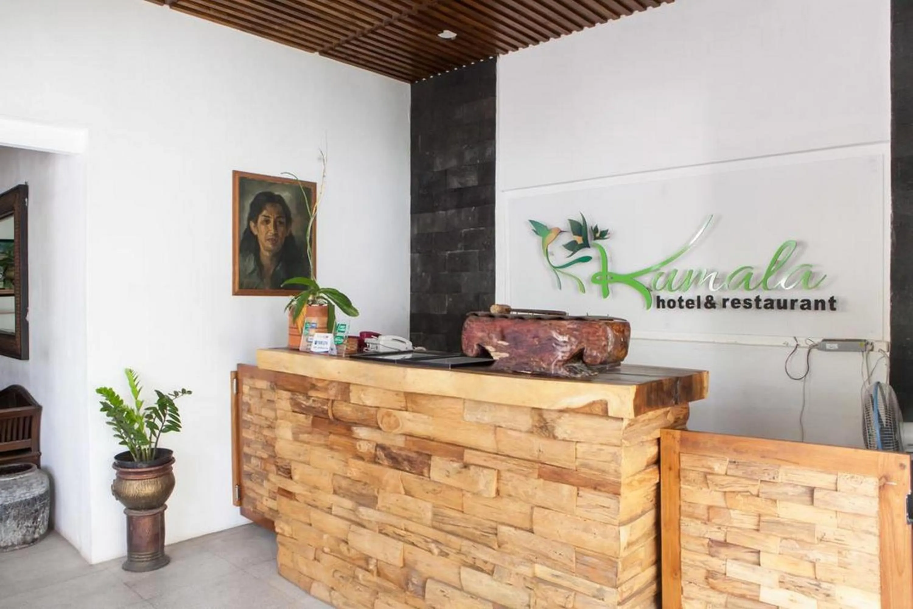 Lobby or reception in Urbanview Hotel Kumala Banyuwangi by RedDoorz