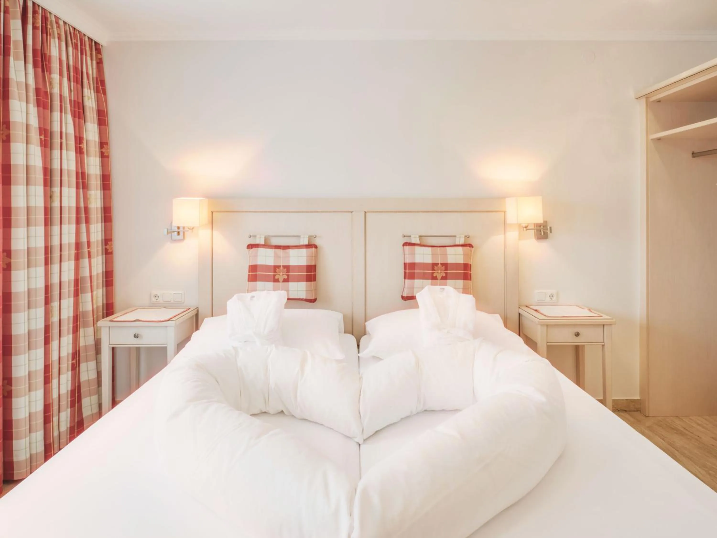 Bed in Hotel Magdalena Mayrhofen