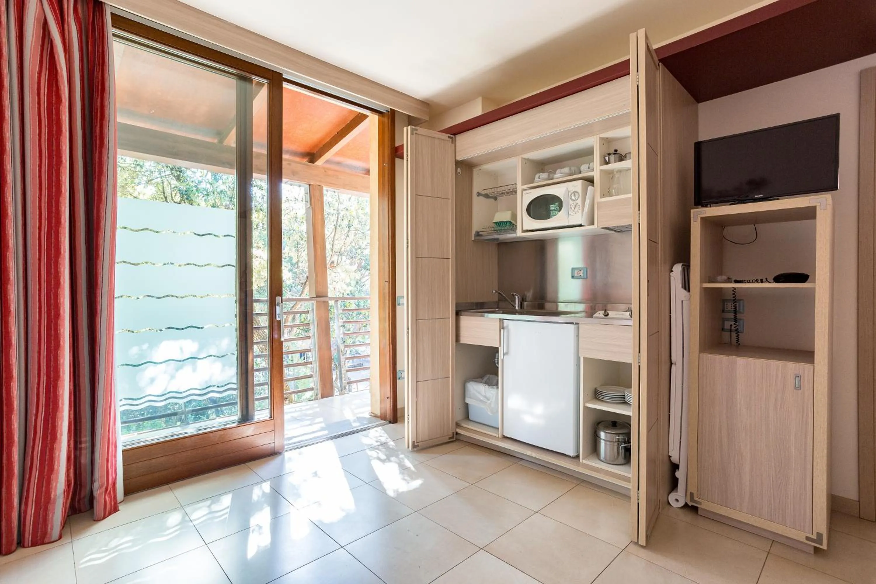 stove in Canado Family Hotel