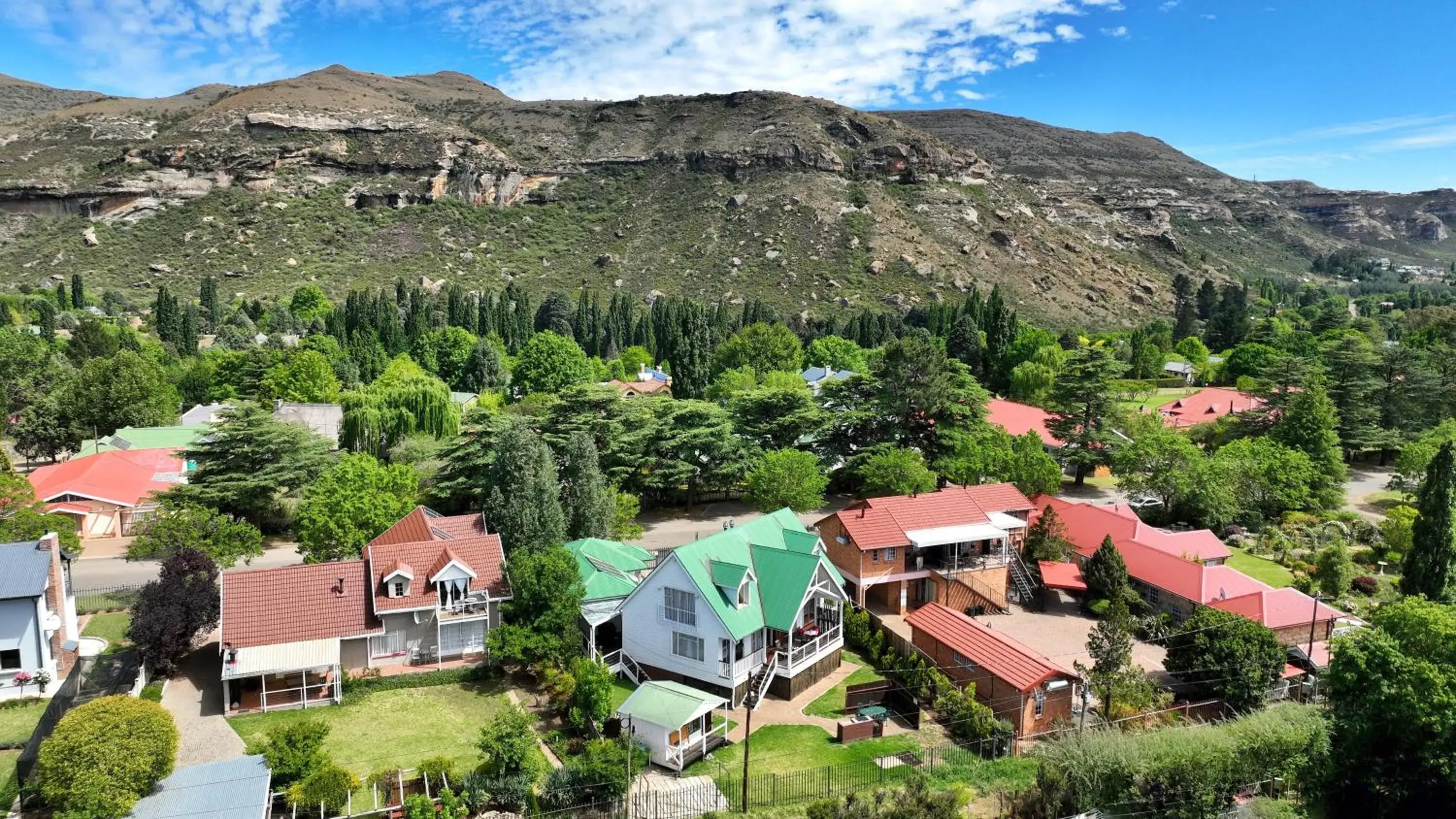 Property building in Knock Out View Clarens Property building in Knock Out View Clarens