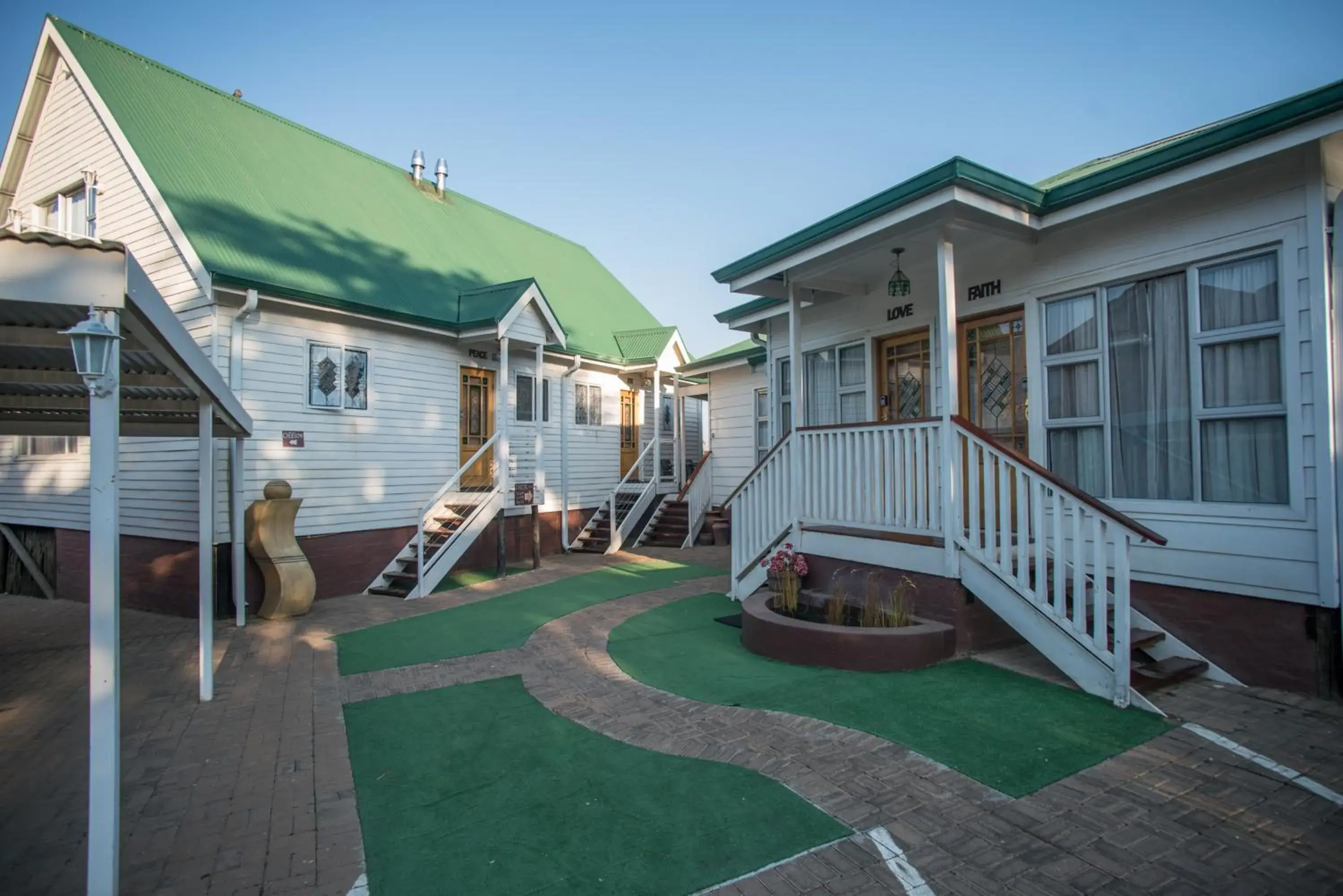Facade/entrance in Knock Out View Clarens Facade/entrance in Knock Out View Clarens