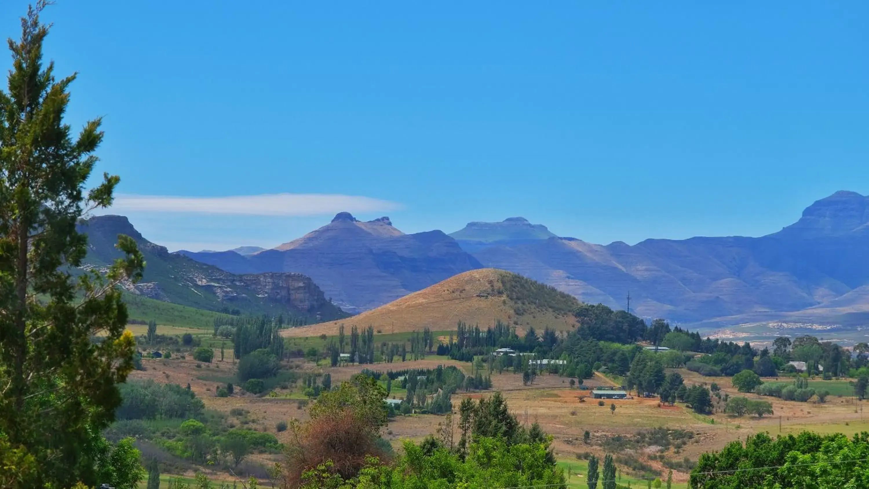 Mountain view in Knock Out View Clarens Mountain view in Knock Out View Clarens