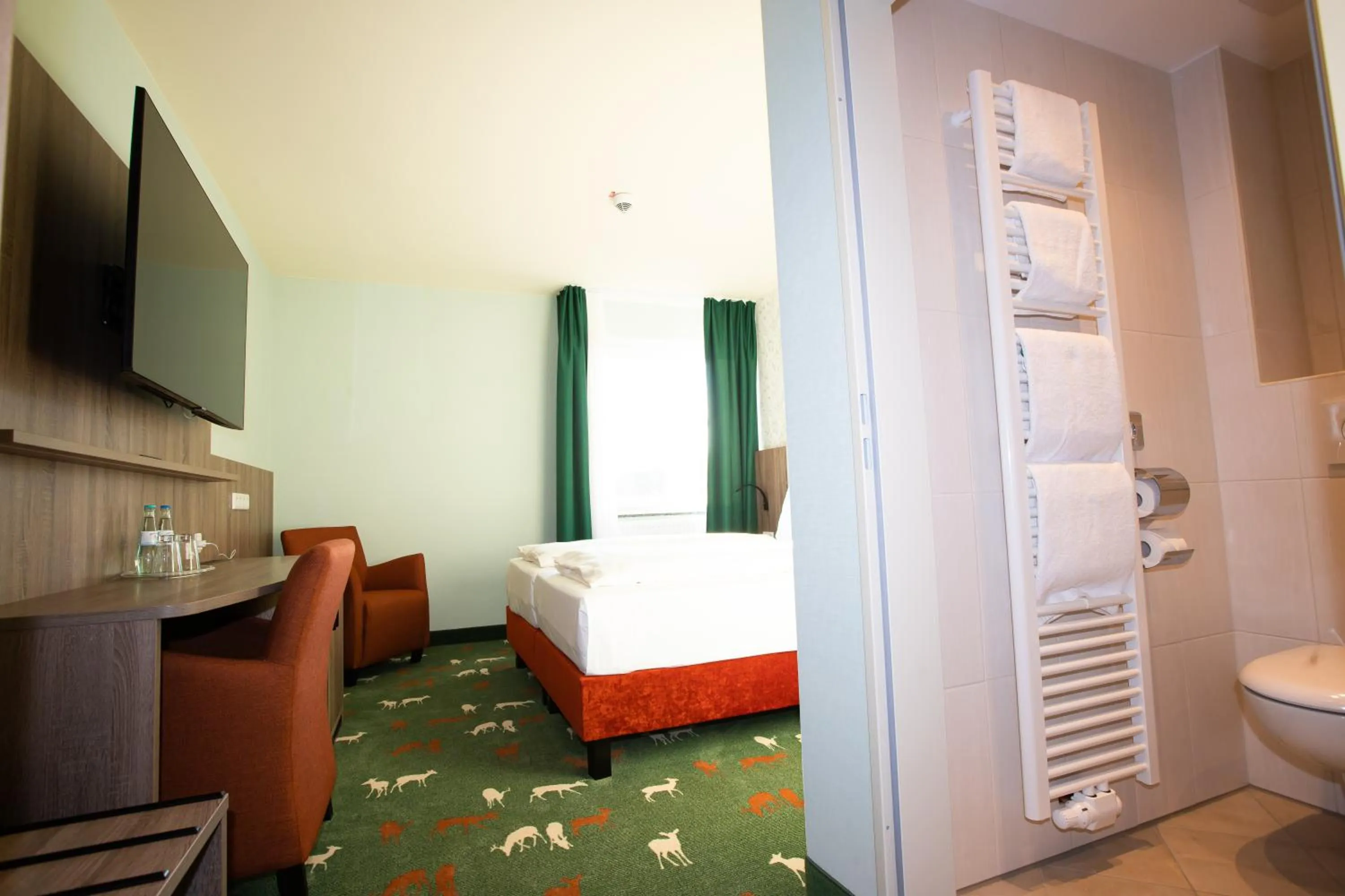 Bed in Hotel & Restaurant Hubertus Sehnde