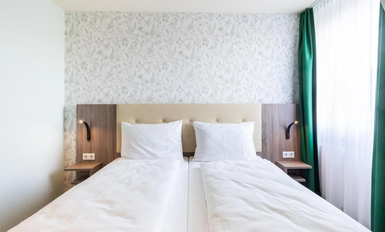 Bed in Hotel & Restaurant Hubertus Sehnde