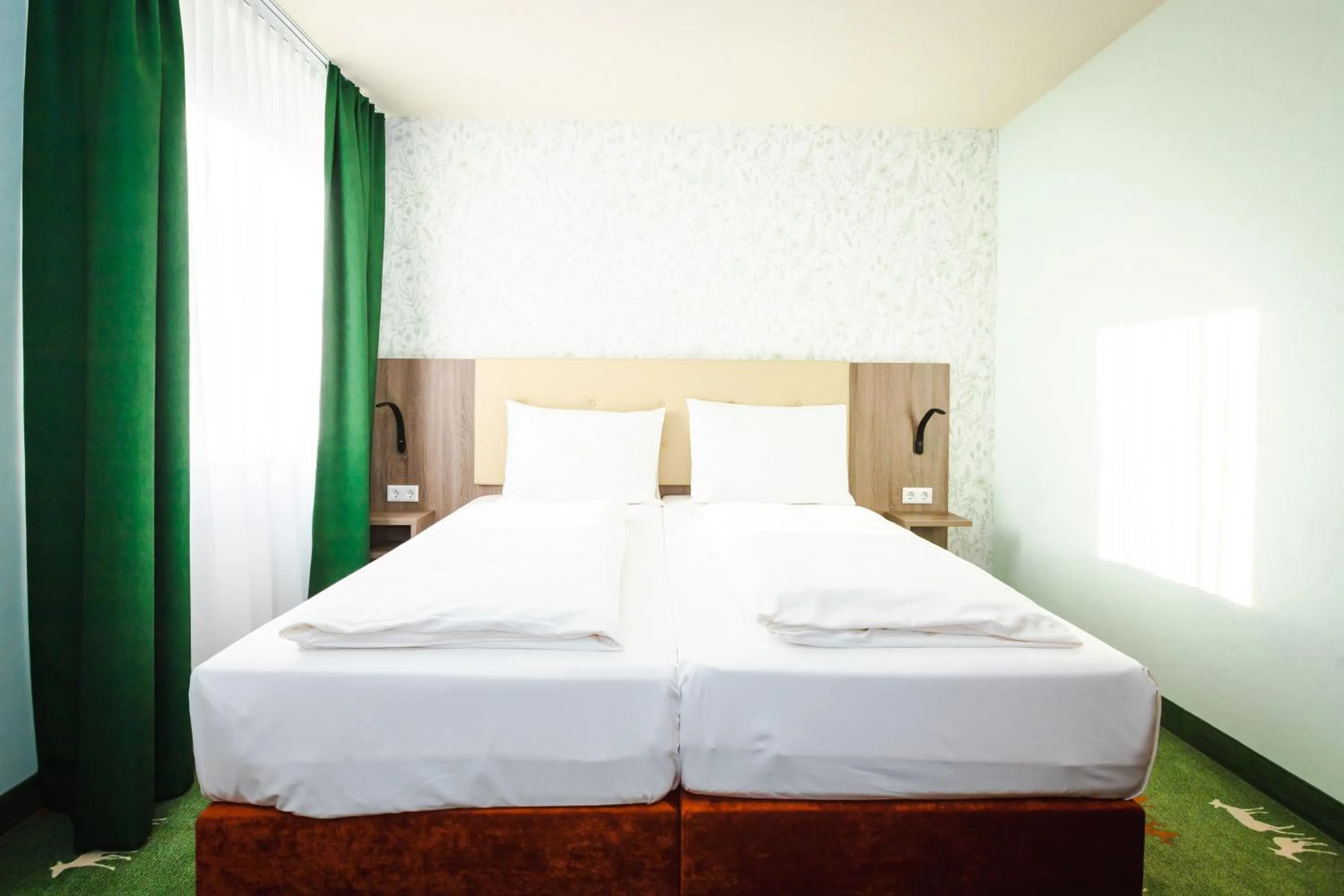 Bed in Hotel & Restaurant Hubertus Sehnde