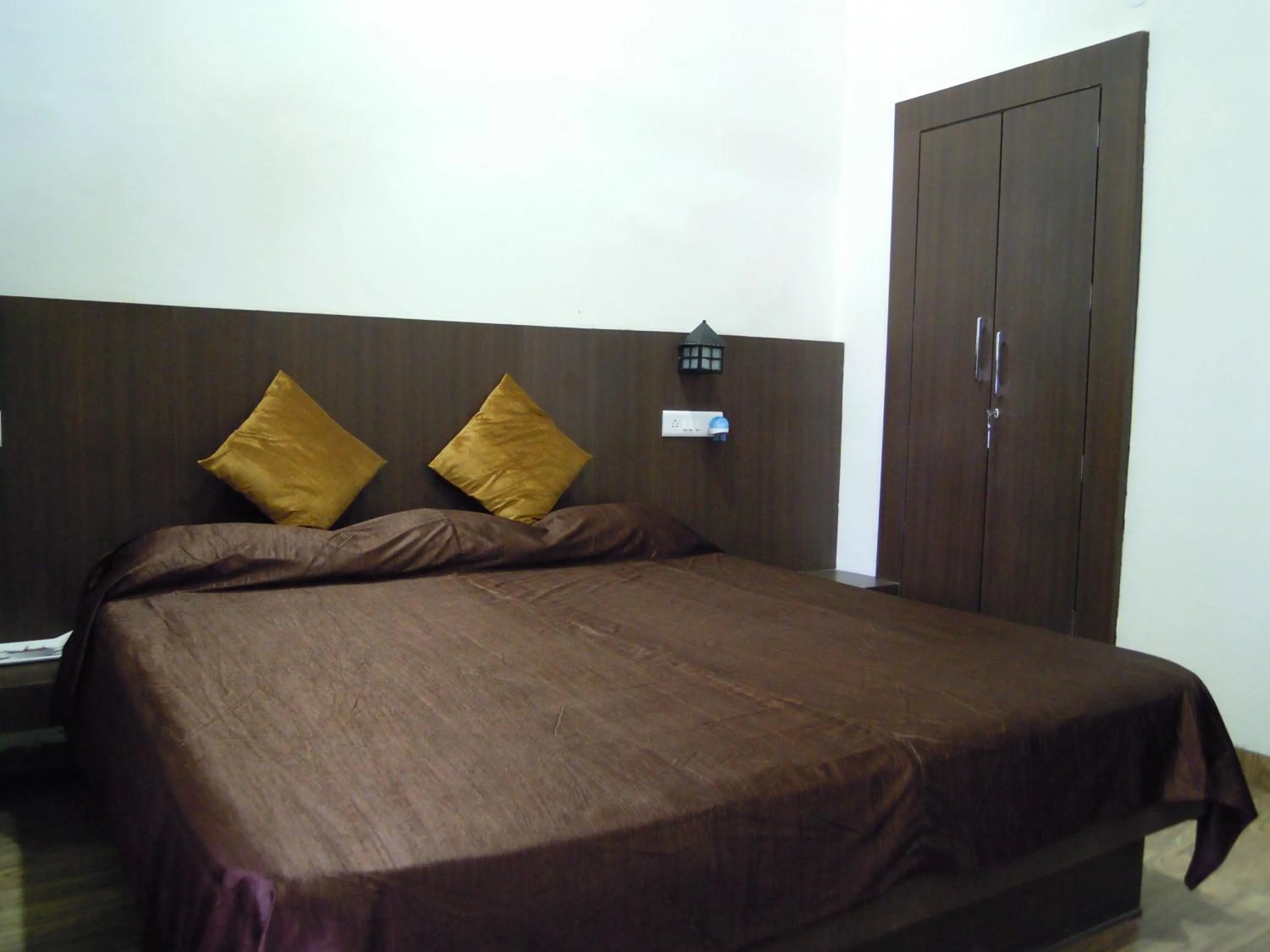 Photo of the whole room, Bed in Hotel Grand Barrack