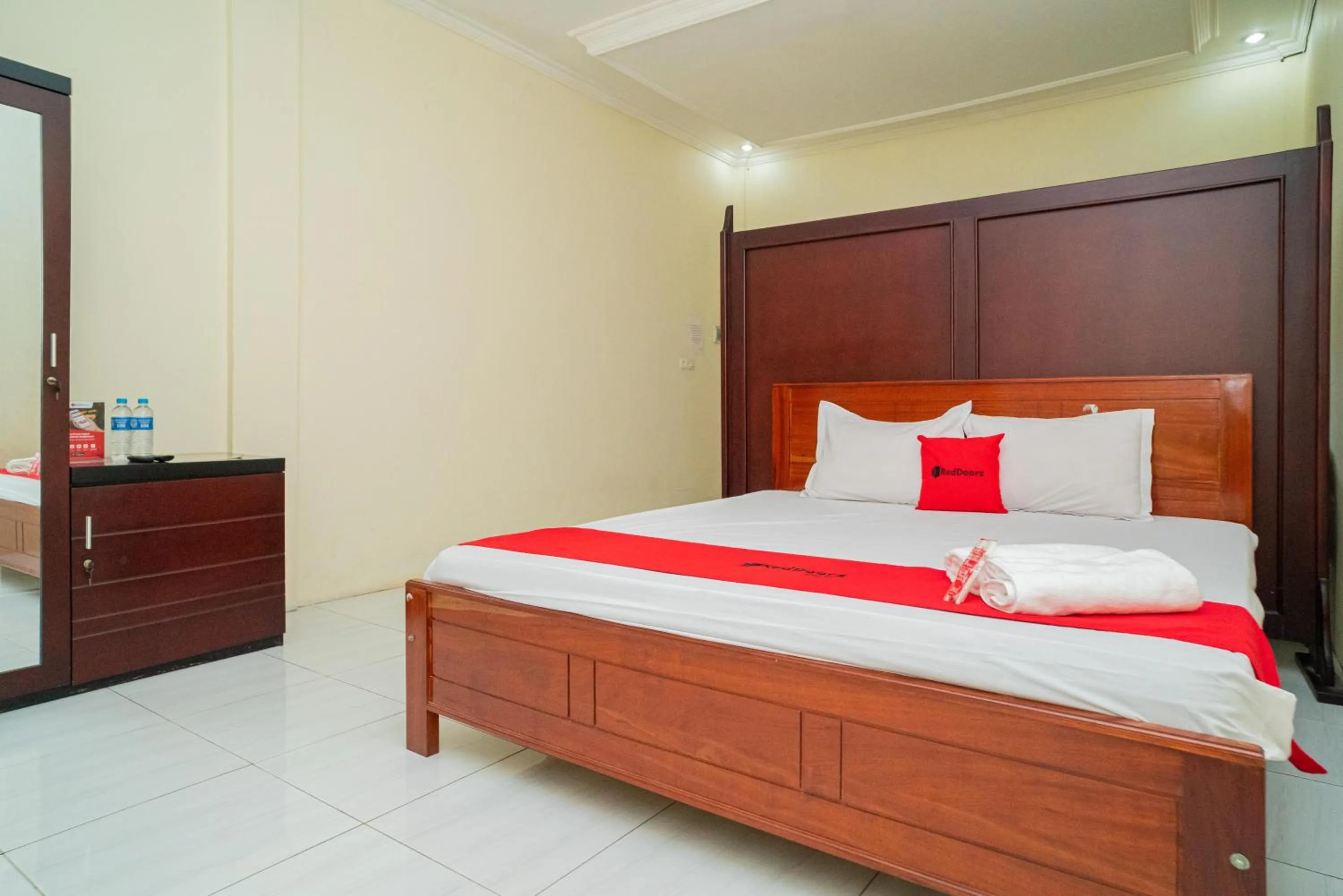 Bed in RedDoorz Syariah @ Jalan Bukit Kaminting 2
