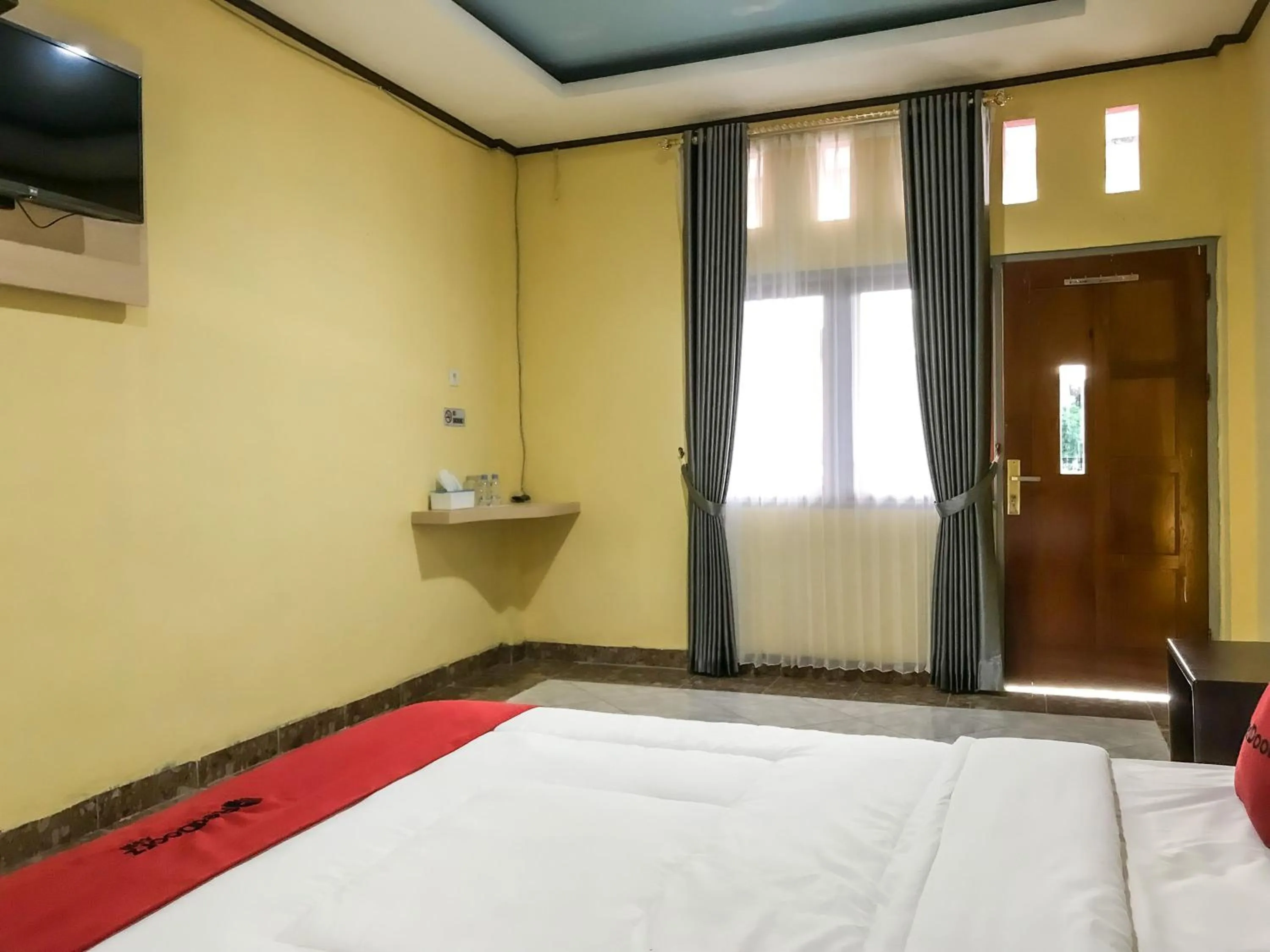 RedDoorz @ Gerson Hotel Abepura