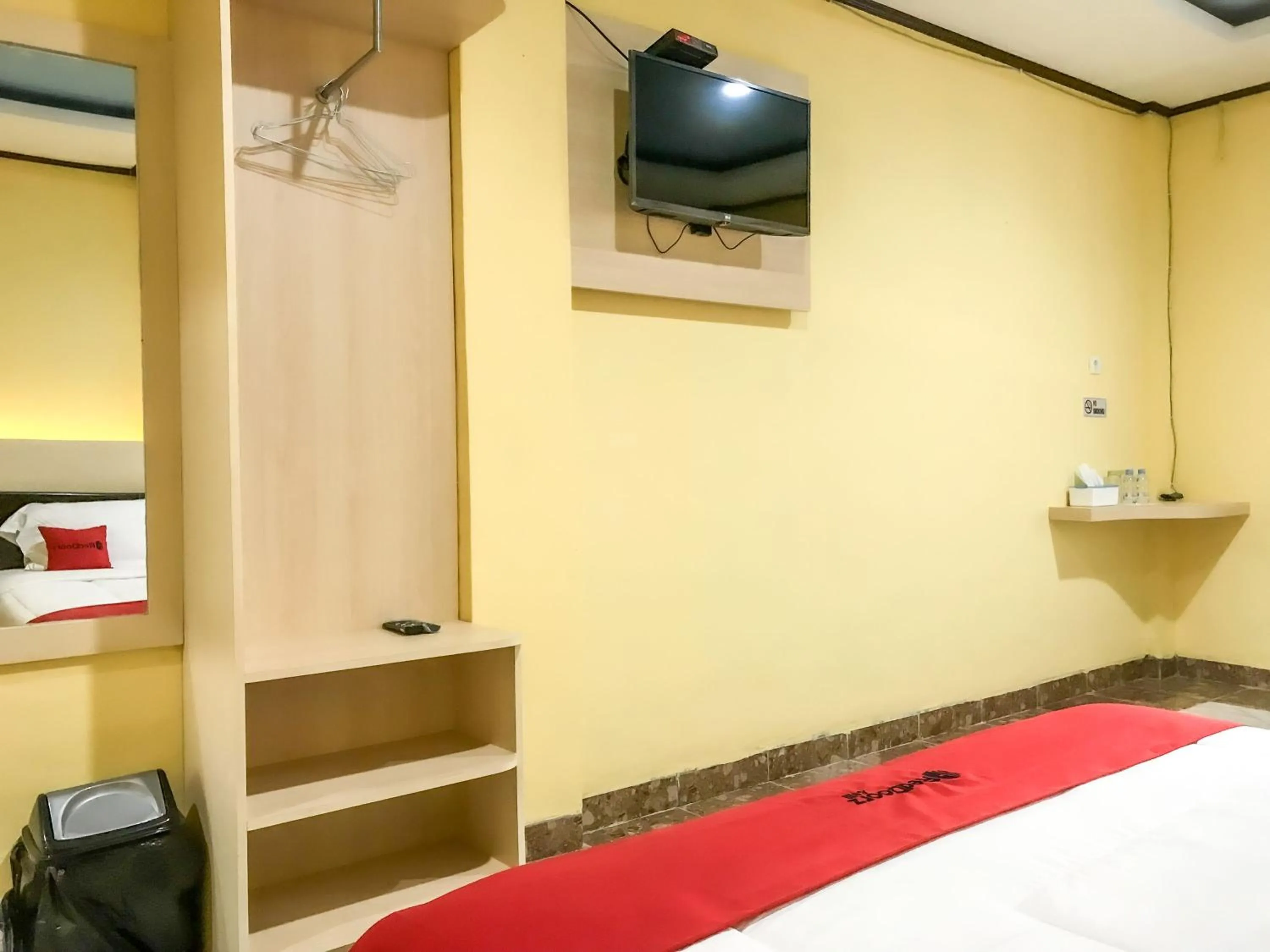 RedDoorz @ Gerson Hotel Abepura