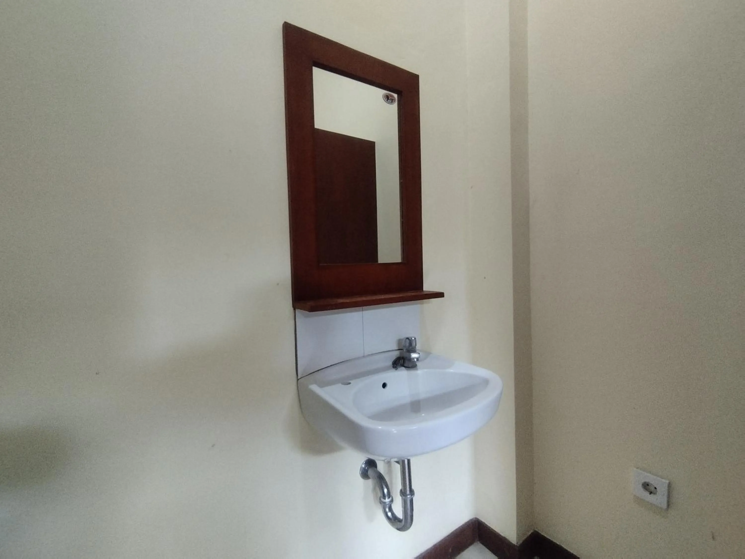 Adi Pelita Sari Bali