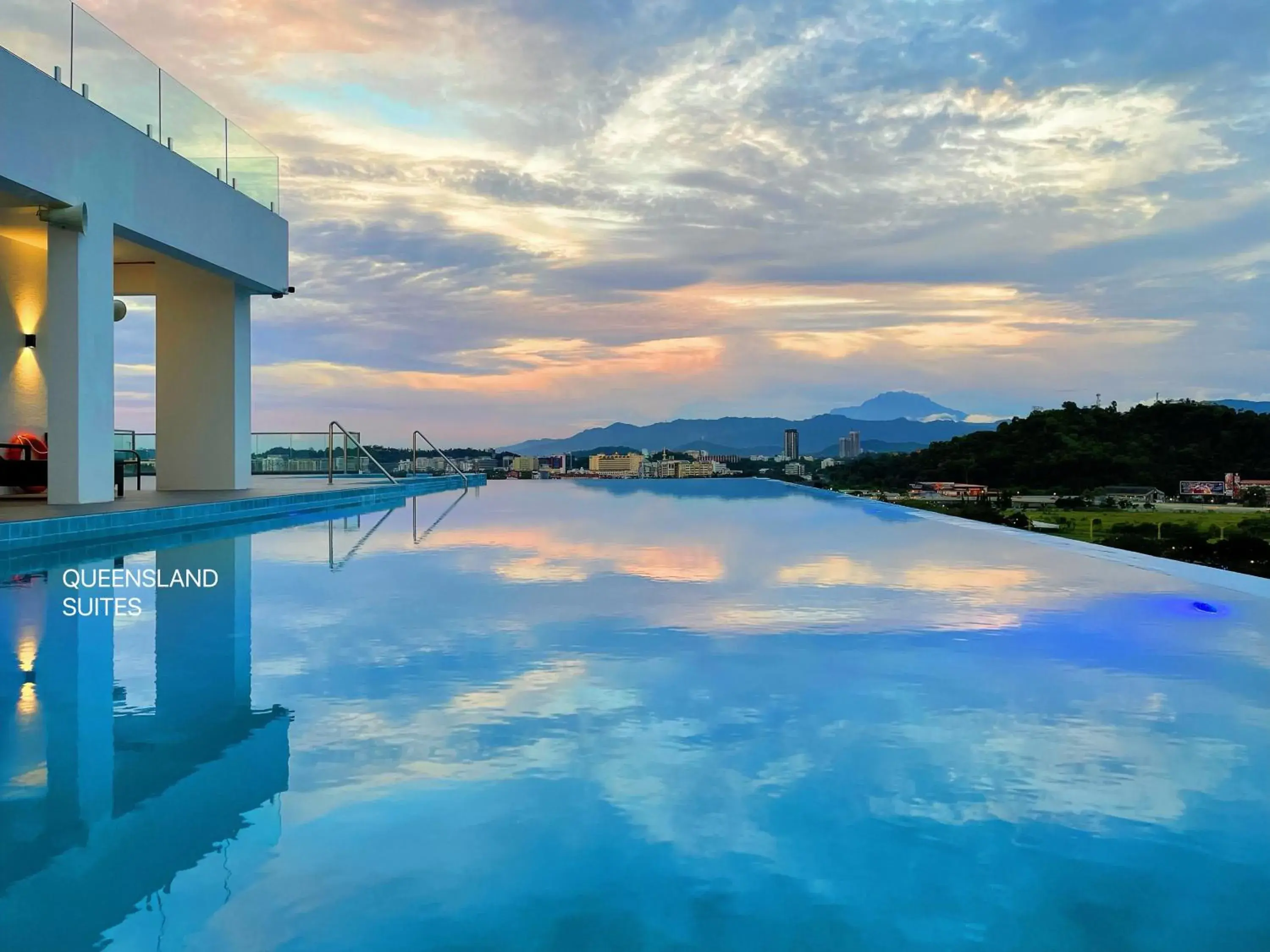 Swimming pool in QUEENSLAND SUITES at Aru Suites, Kota Kinabalu Swimming pool in QUEENSLAND SUITES at Aru Suites, Kota Kinabalu