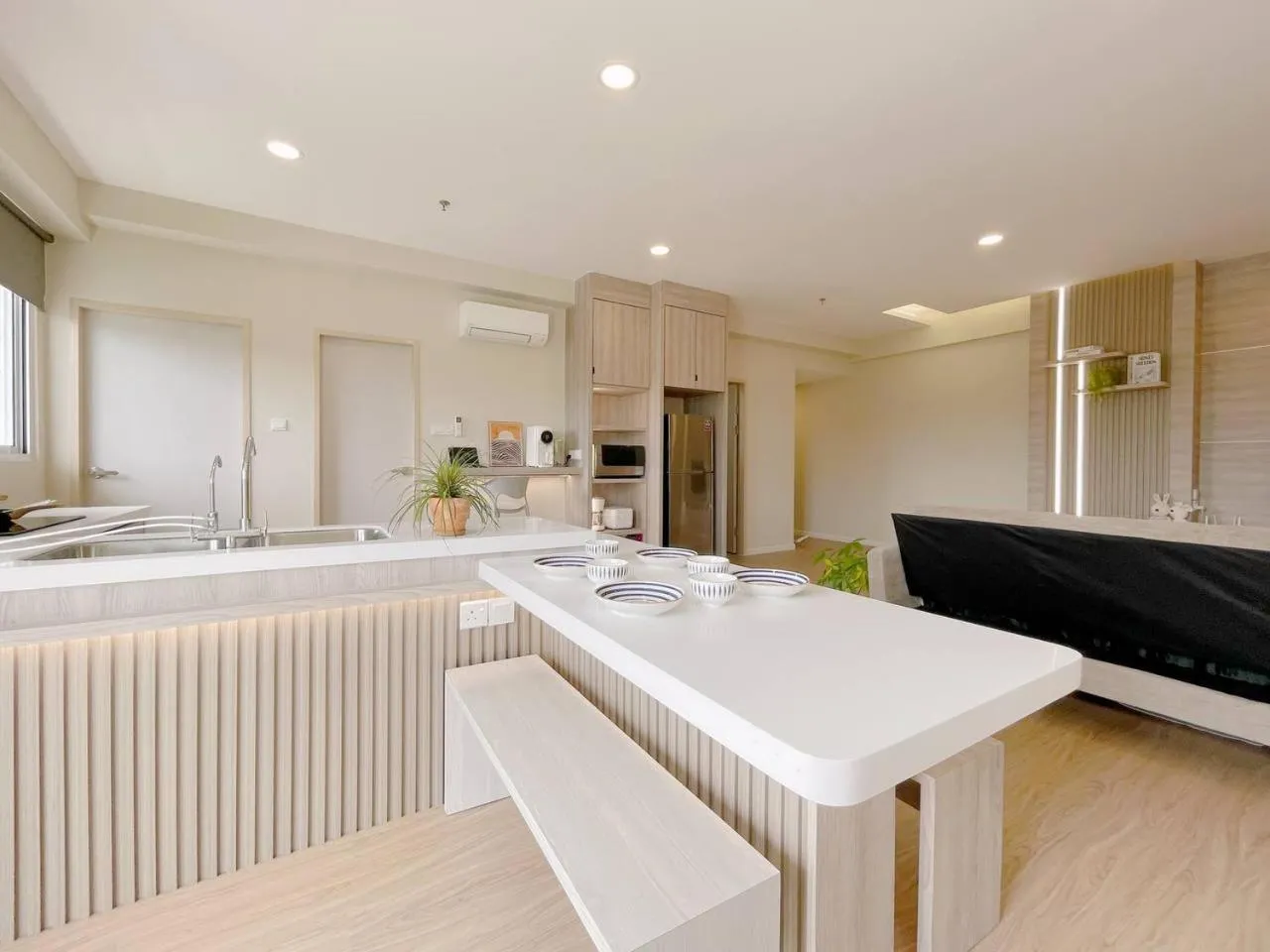 Kitchen or kitchenette in QUEENSLAND SUITES at Aru Suites, Kota Kinabalu
