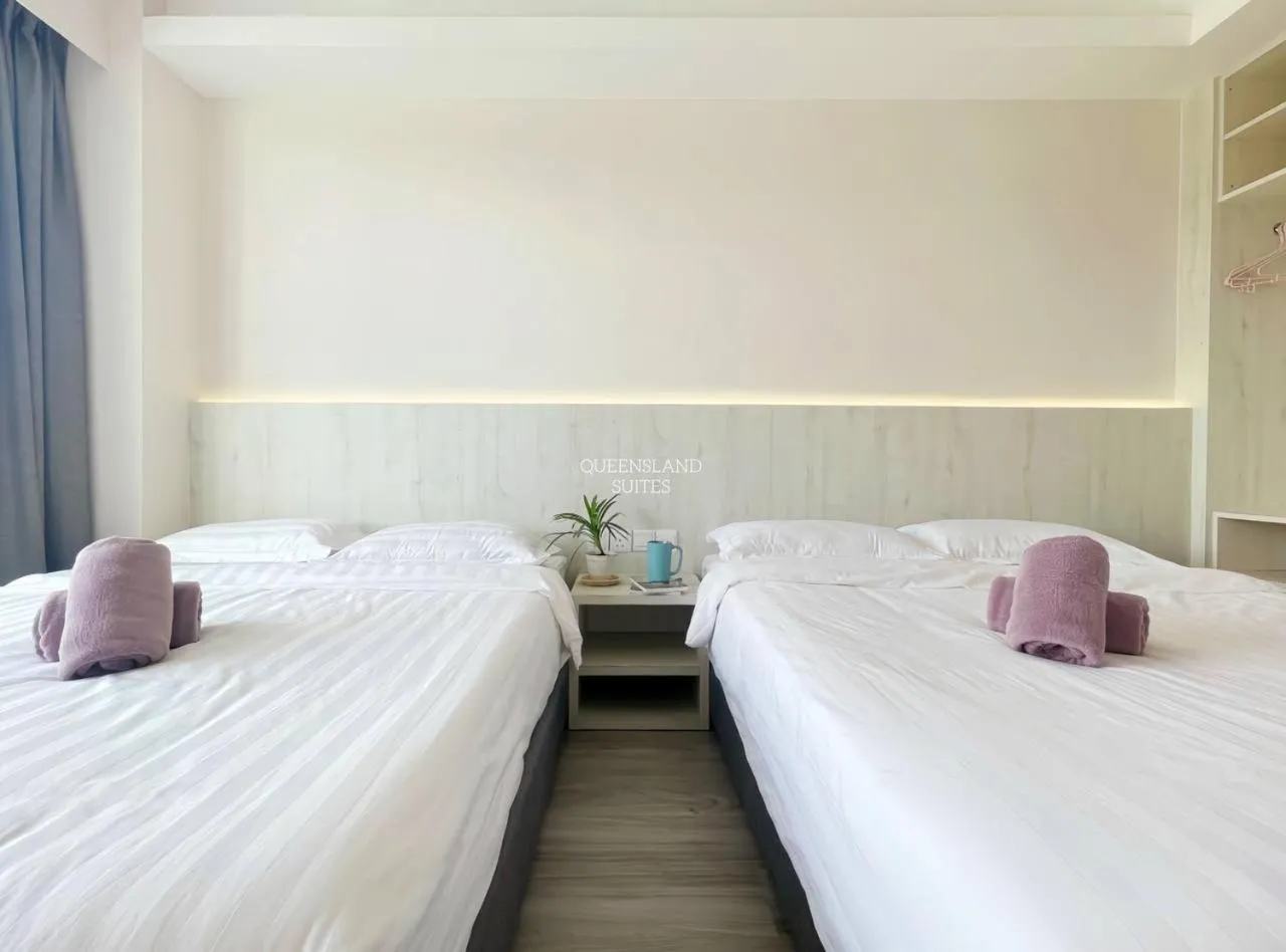 Bedroom, Bed in QUEENSLAND SUITES at Aru Suites, Kota Kinabalu