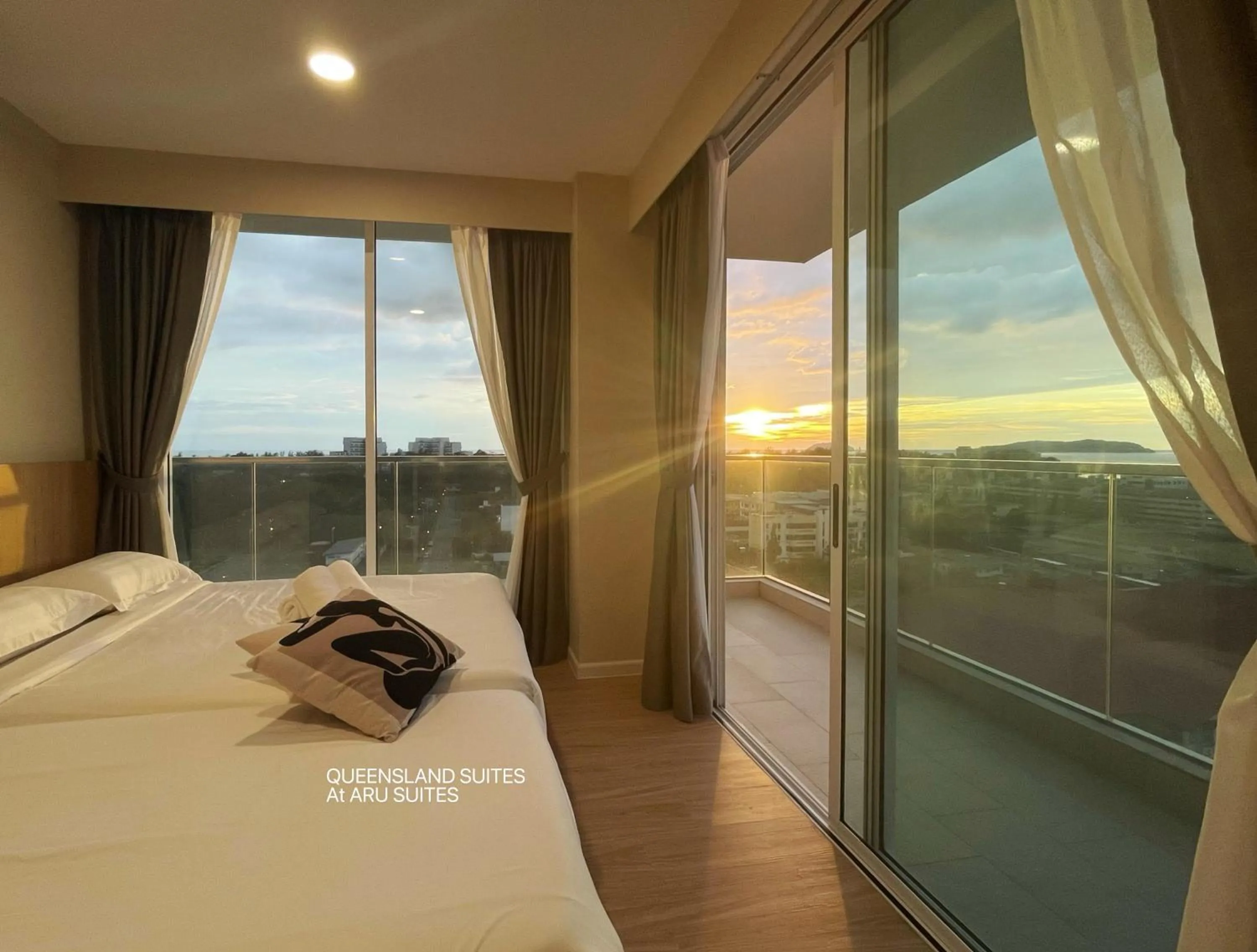 Balcony/Terrace, Bed in QUEENSLAND SUITES at Aru Suites, Kota Kinabalu