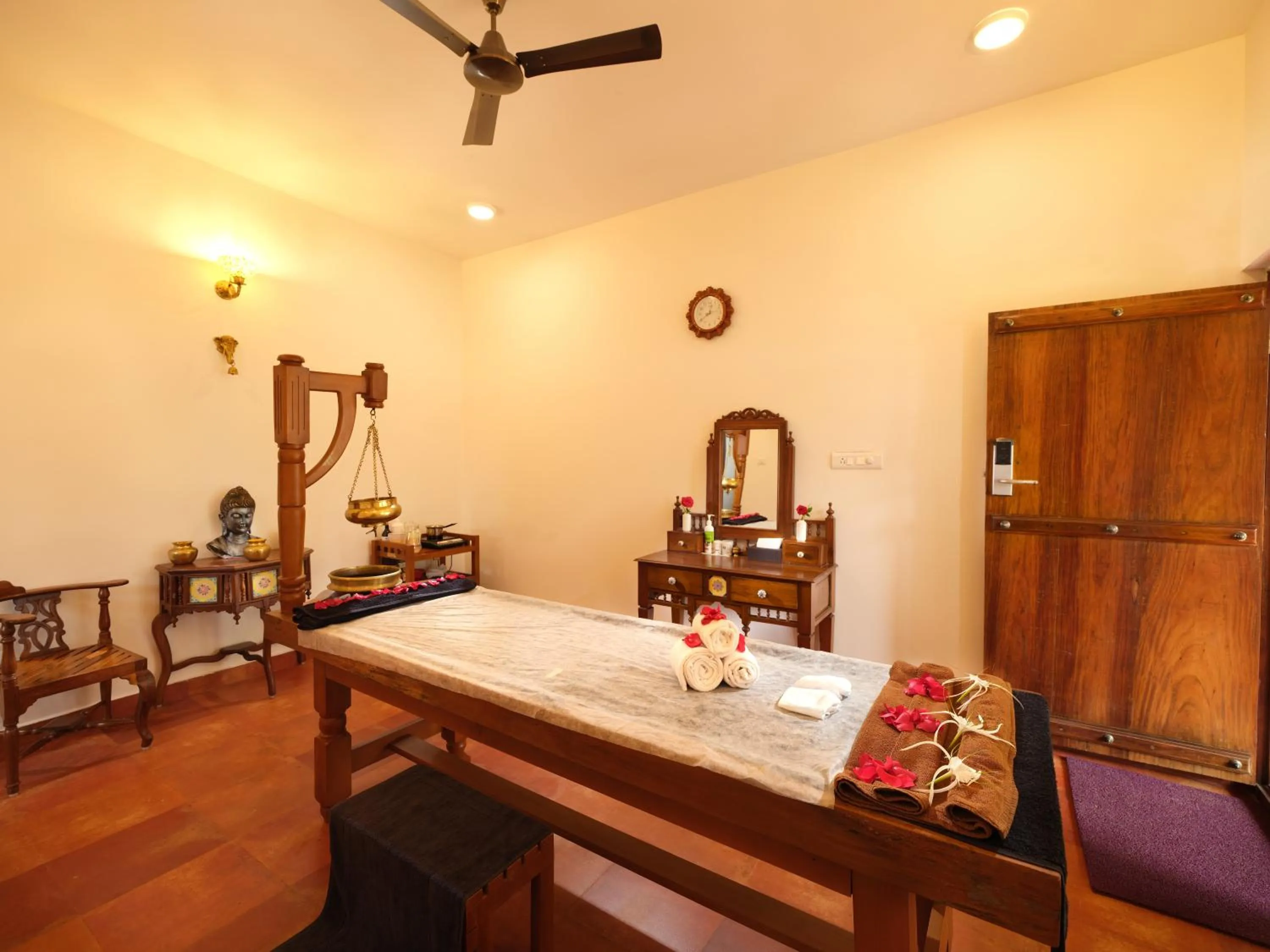 Spa and wellness centre/facilities in Trishvam Tapovana