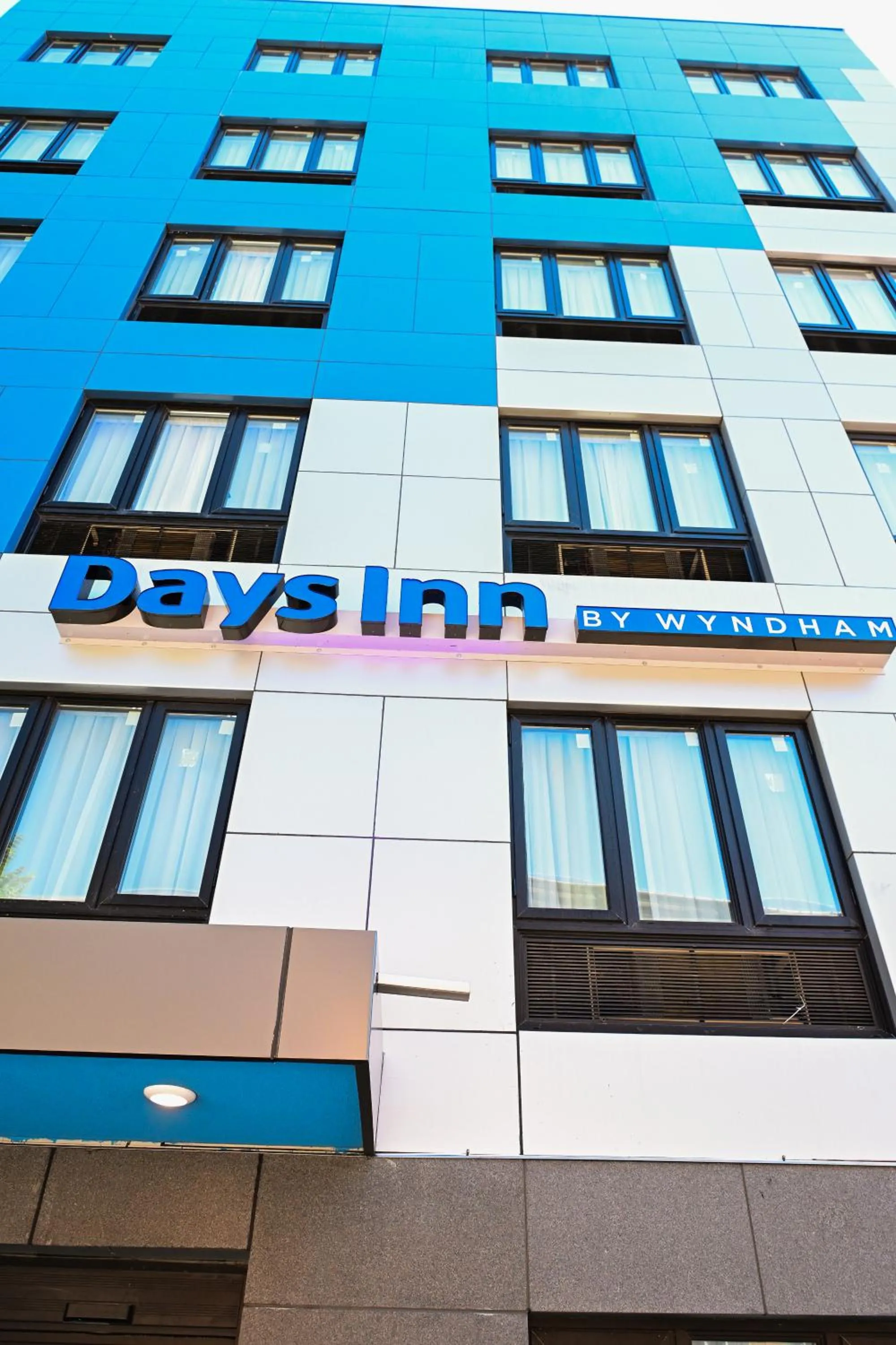 Days Inn by Wyndham Bronx NYC