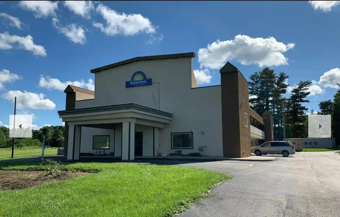 Property building in Days Inn by Wyndham Bellville Mansfield