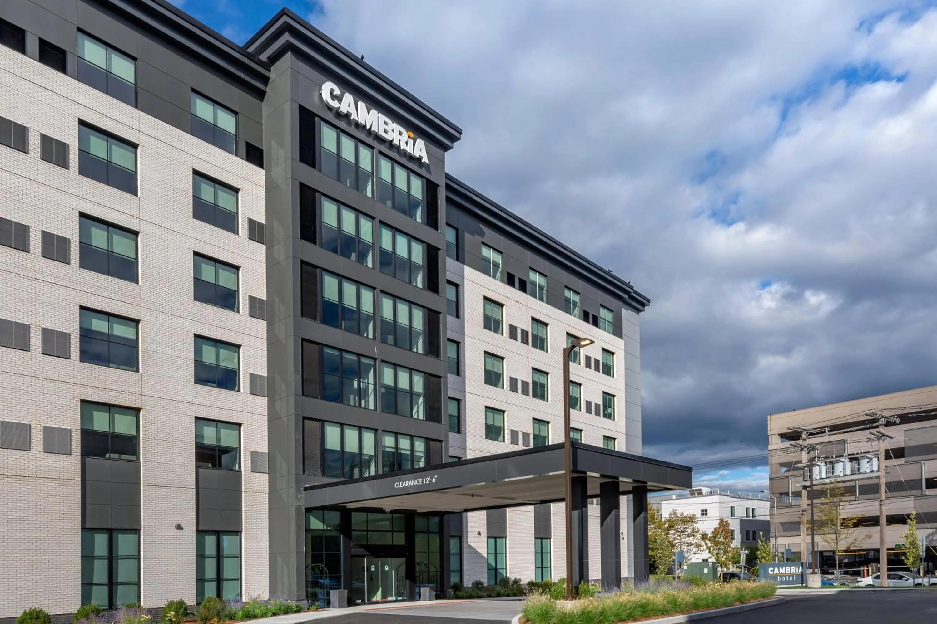 Property building in Cambria Hotel New Haven University Area