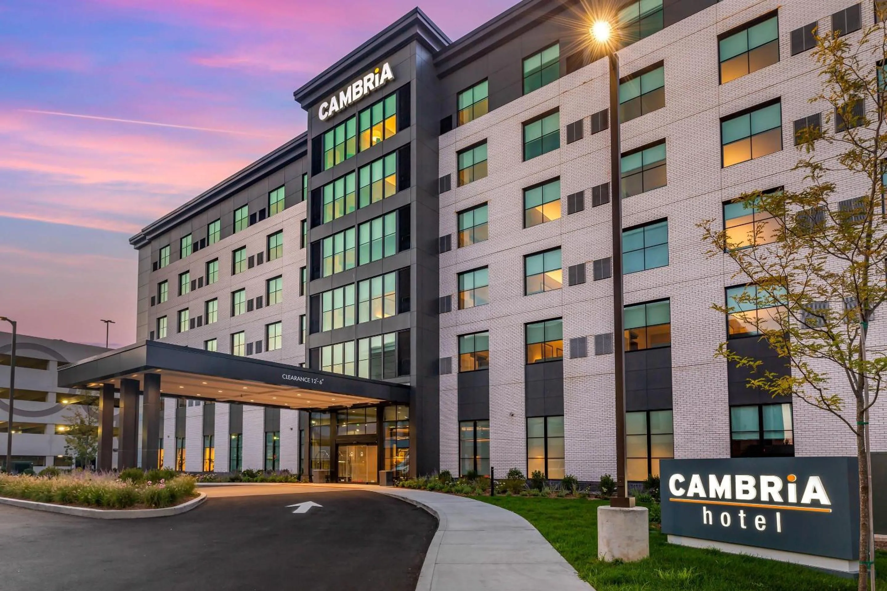 Property building in Cambria Hotel New Haven University Area