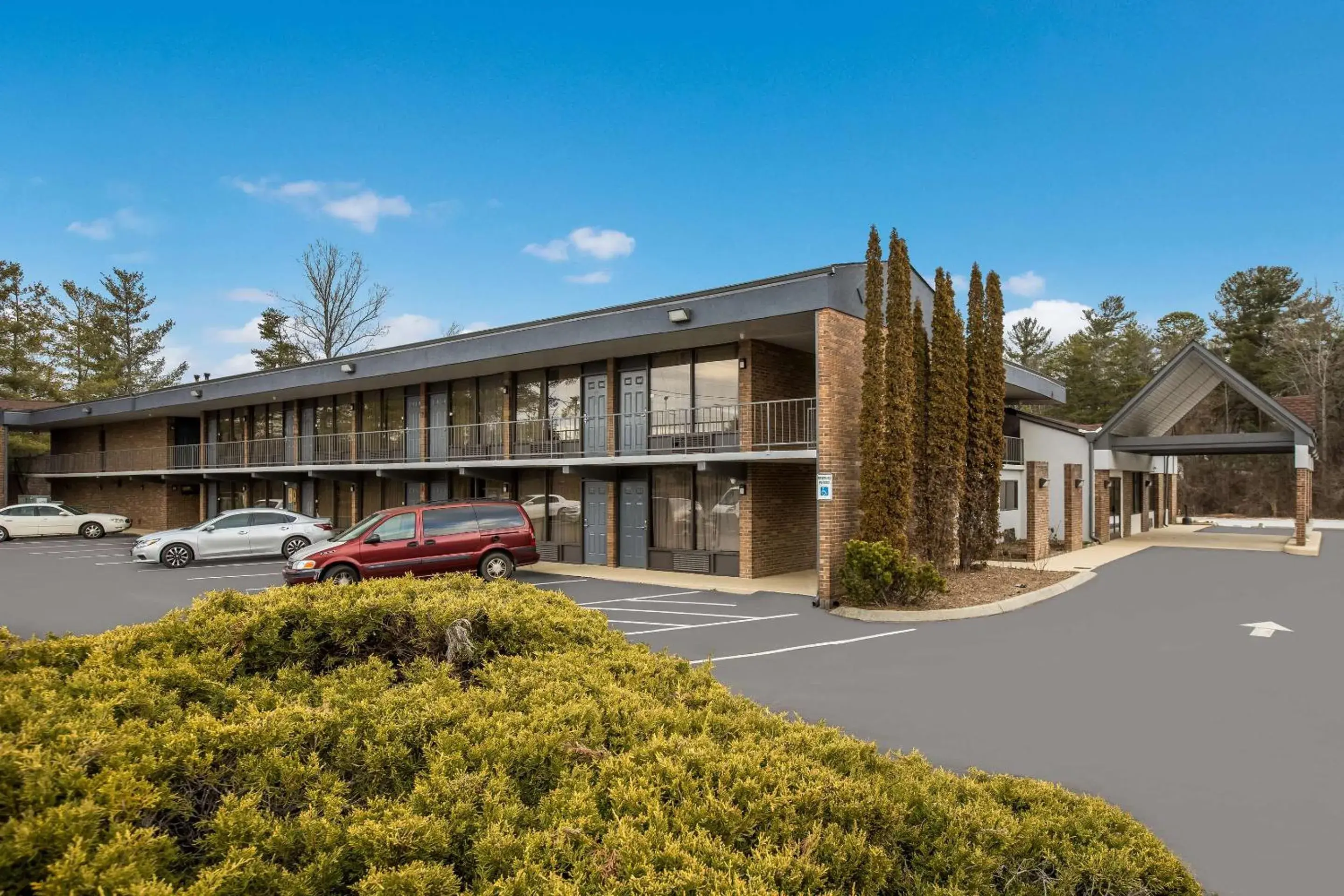 Property building in Quality Inn Asheville Airport Property building in Quality Inn Asheville Airport