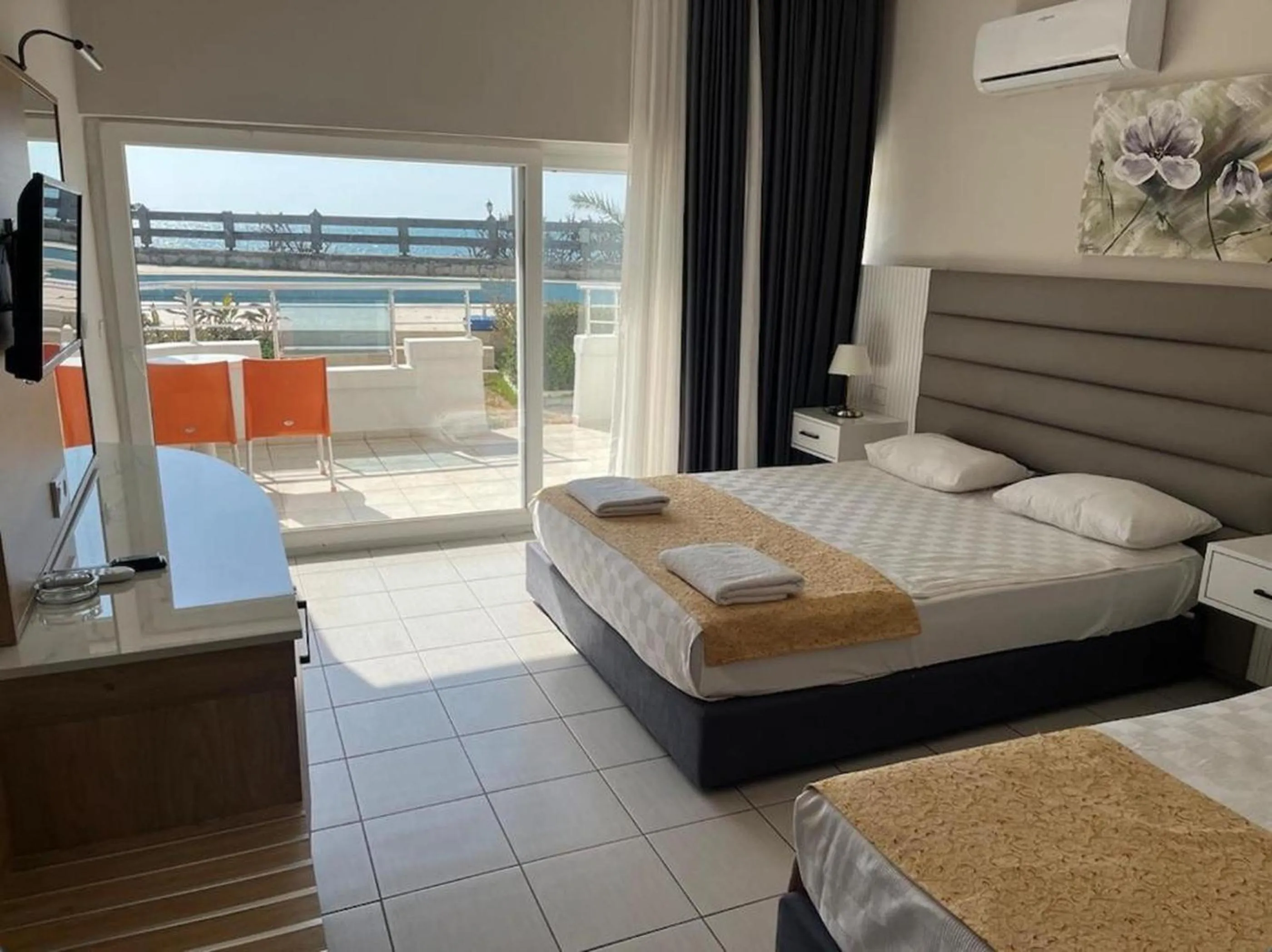 Bed in Side Beach Club