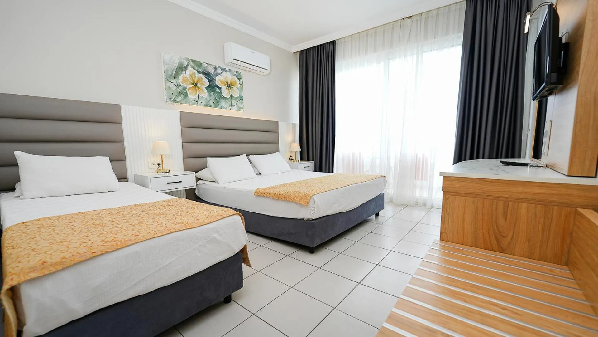 Bed in Side Beach Club