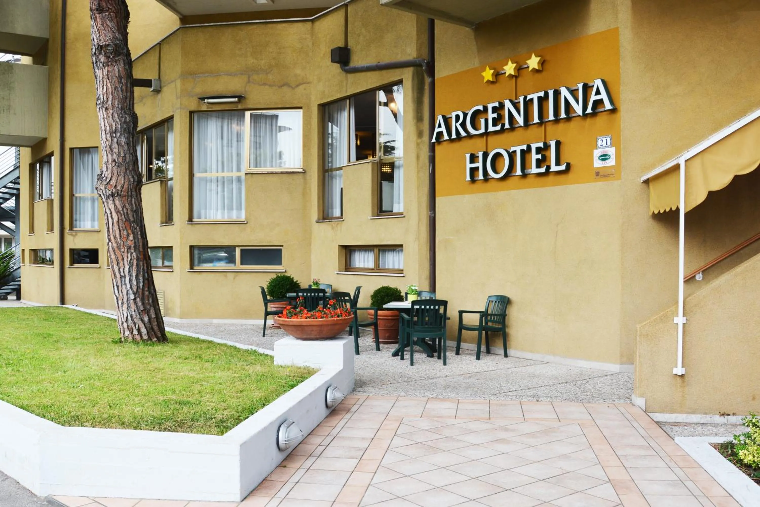 Facade/entrance in Hotel Argentina