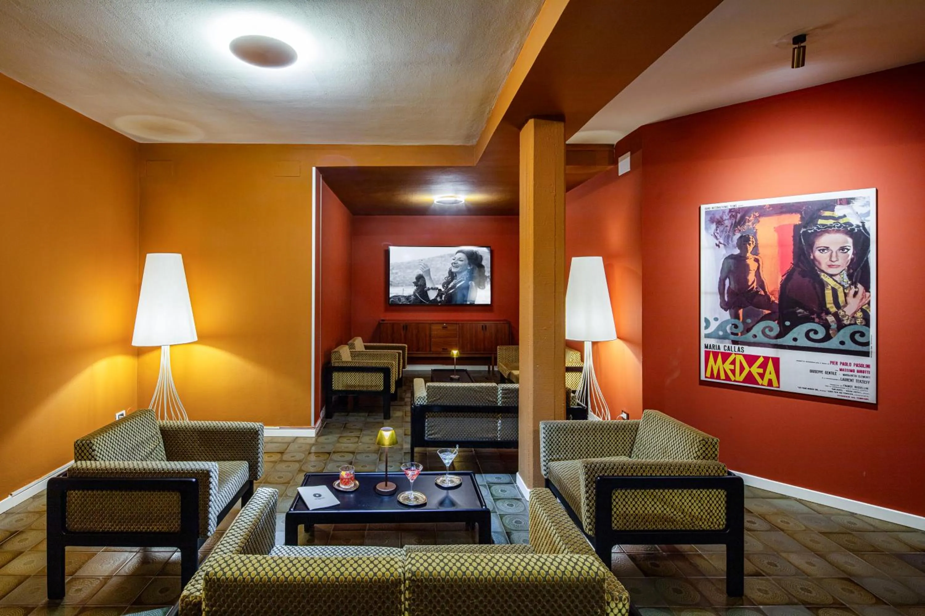 Restaurant/places to eat in Hotel Argentina