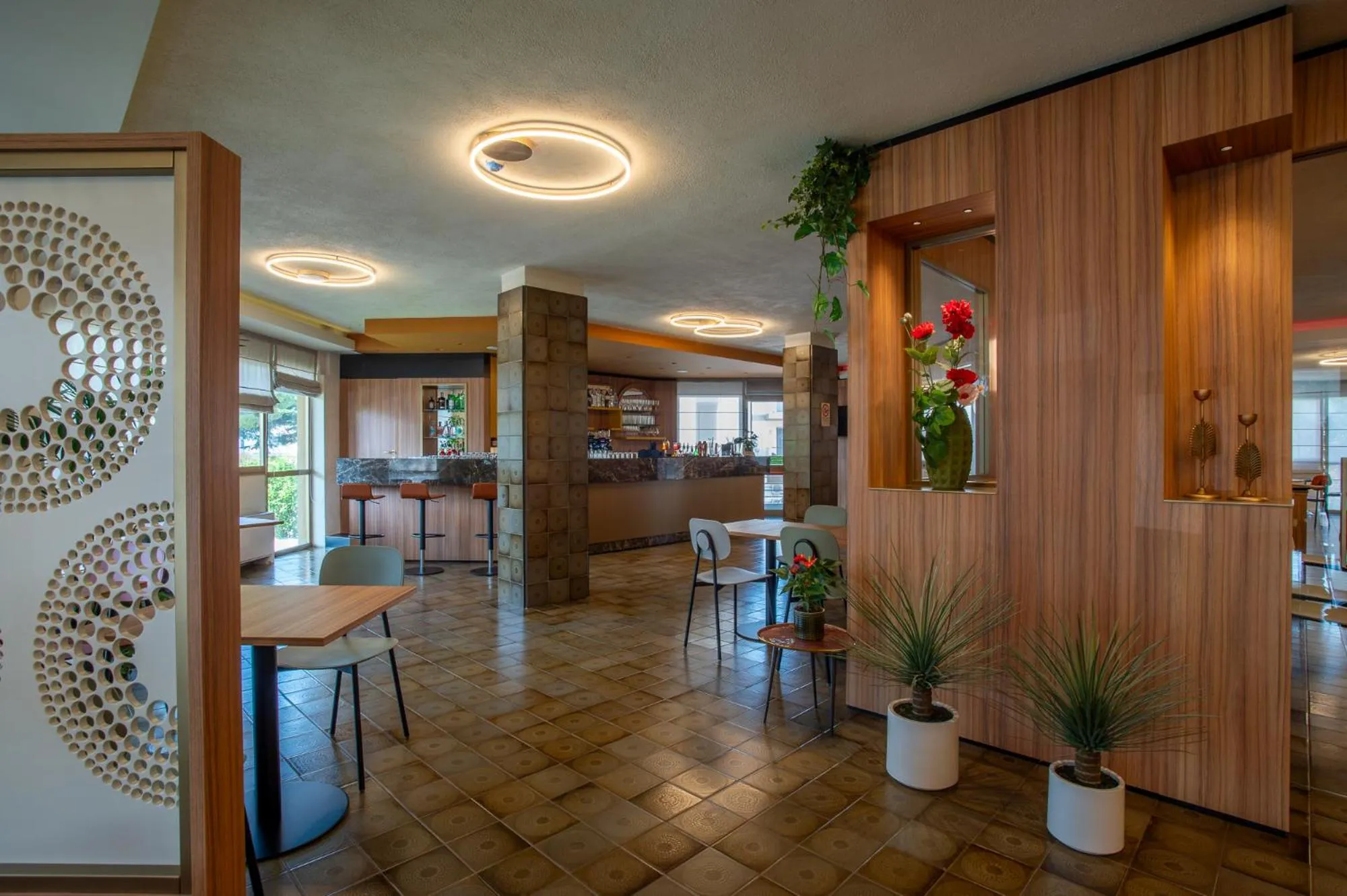 Restaurant/places to eat in Hotel Argentina