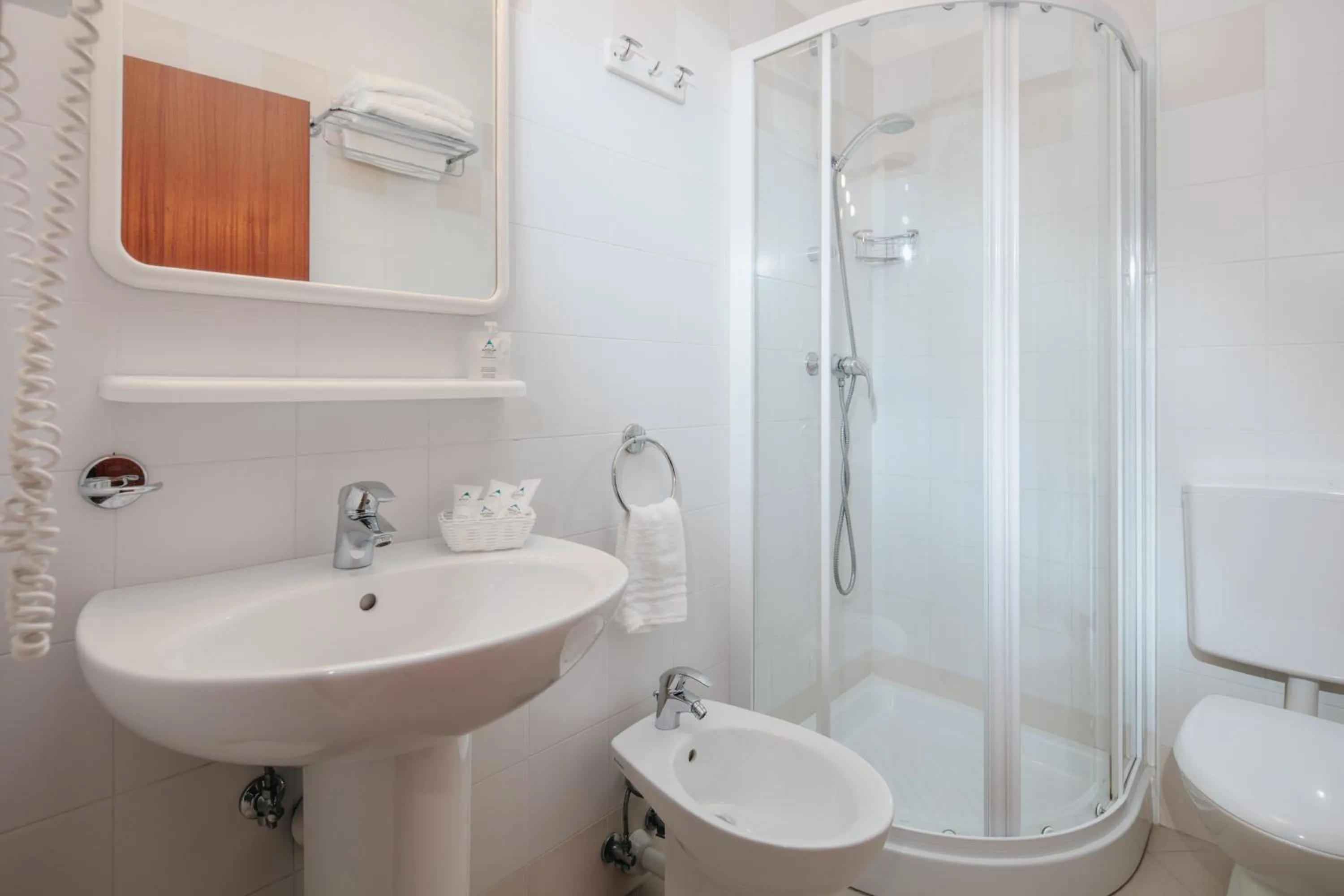 Shower in Hotel Argentina